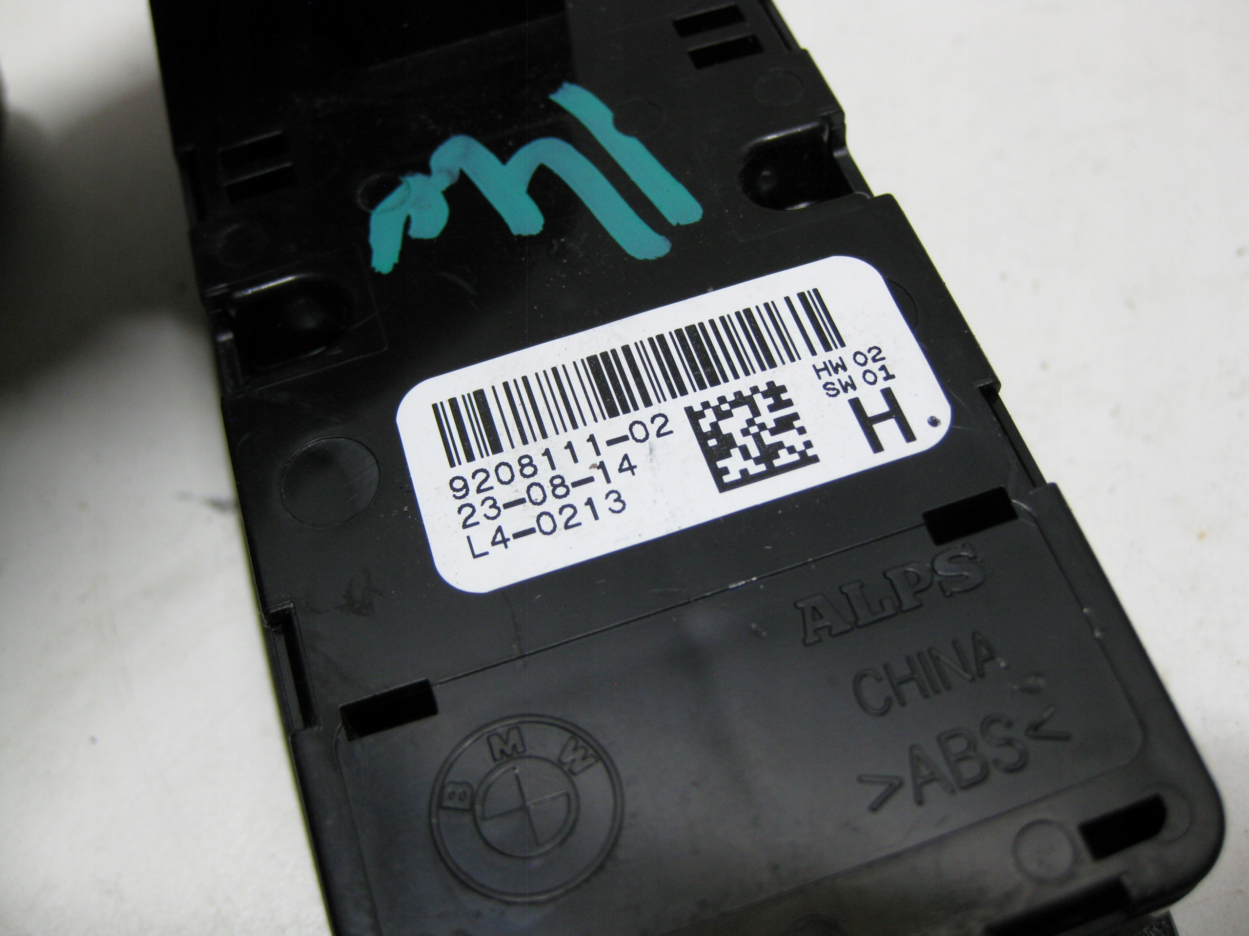 BMW F31 2.0D 14R window control switch left front 9208111