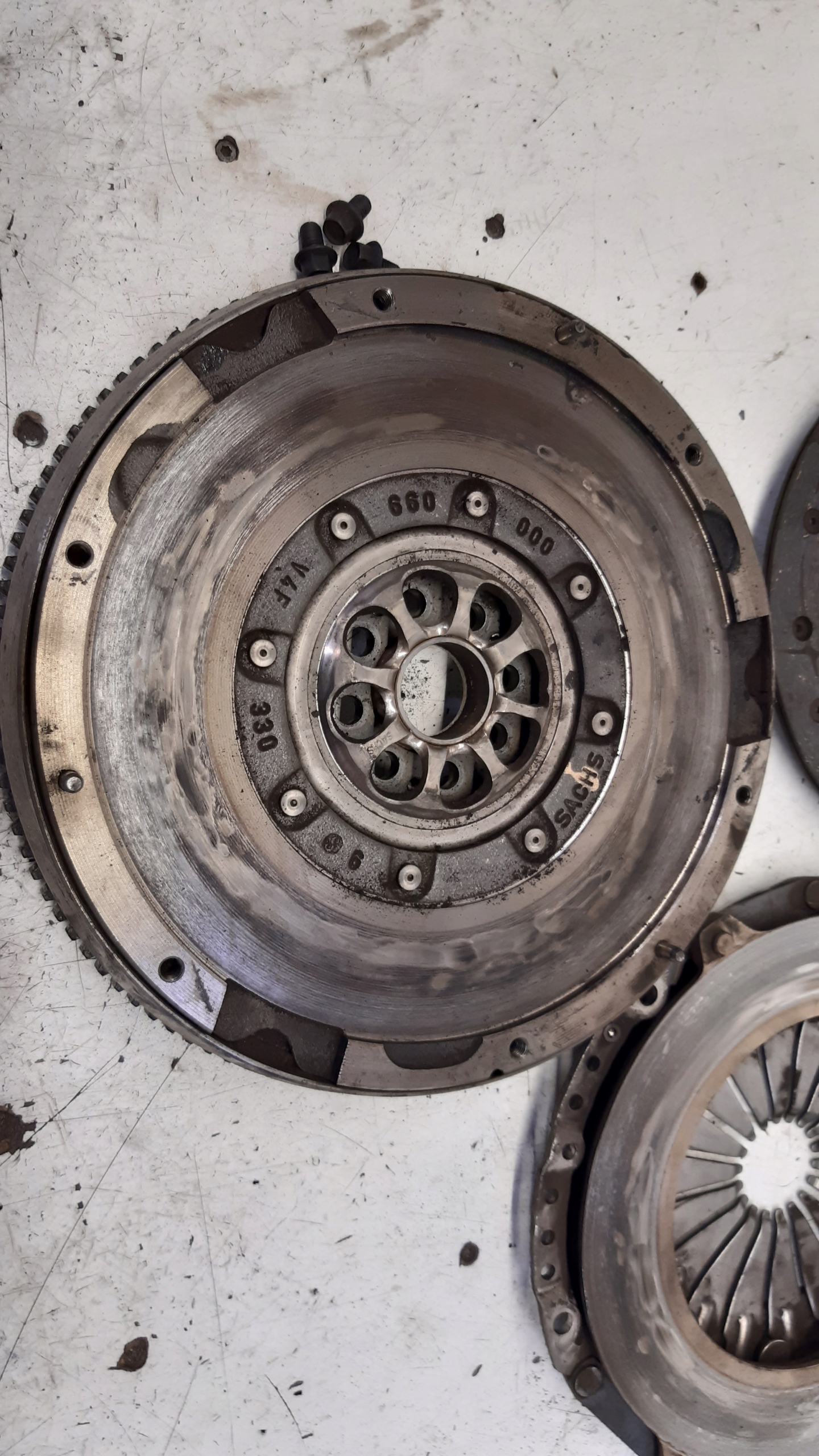 VOLANO USATO disco di pressione 3M517563LC Ford Focus MK3