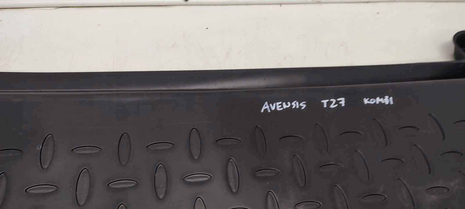 mats boot mat Toyota Avensis T27 kombi