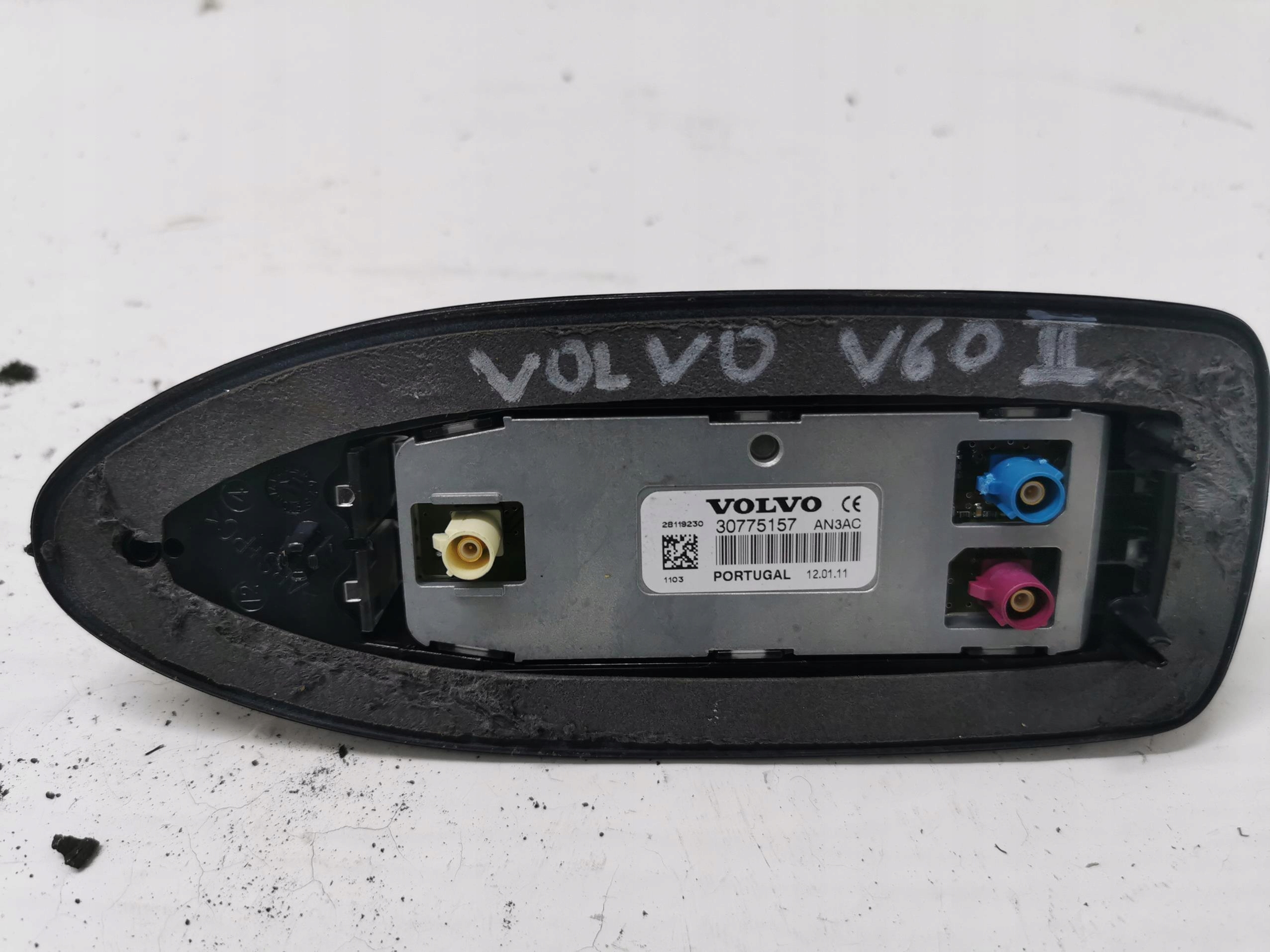 ANTENA dach GPS VOLVO V60 II 30775157 10-18
