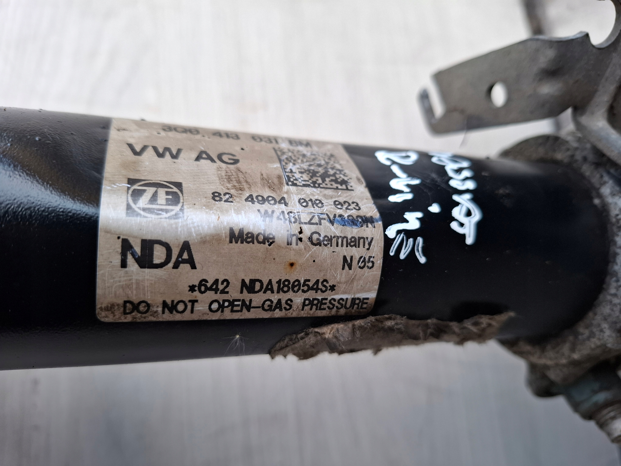 čepu otoč levý předek VW PASSAT B8 18r 5Q0407257C