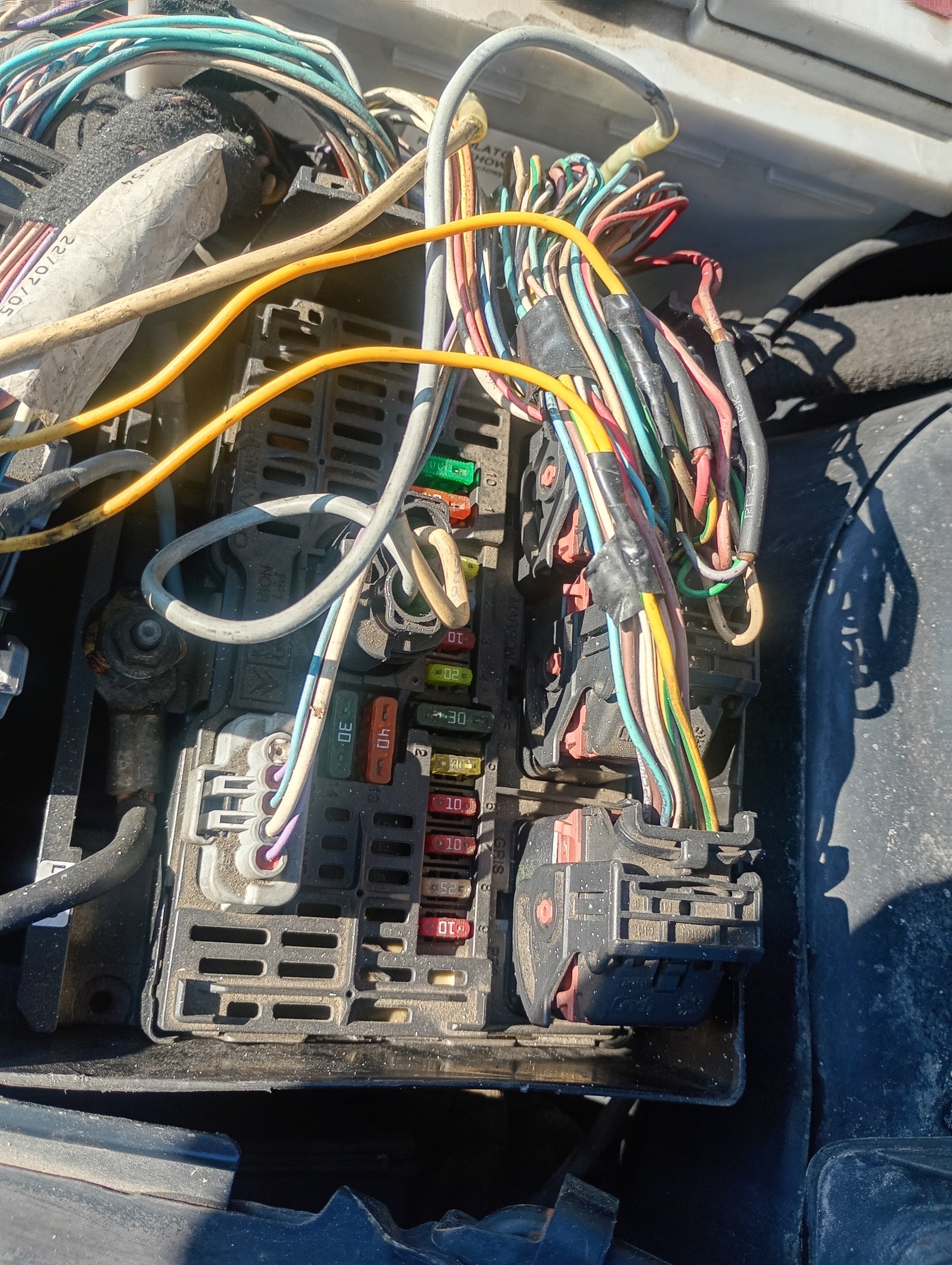 fuse box Peugeot 307 FL 04-09 1.6 HDI