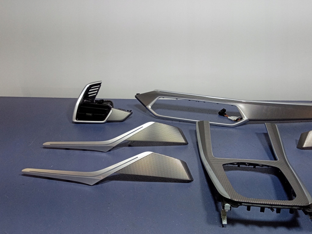 BMW X5 G05 G06 LISTWY DEKORY DESKI ALU TETRAGON LED KPL EU Numer katalogowy części 01