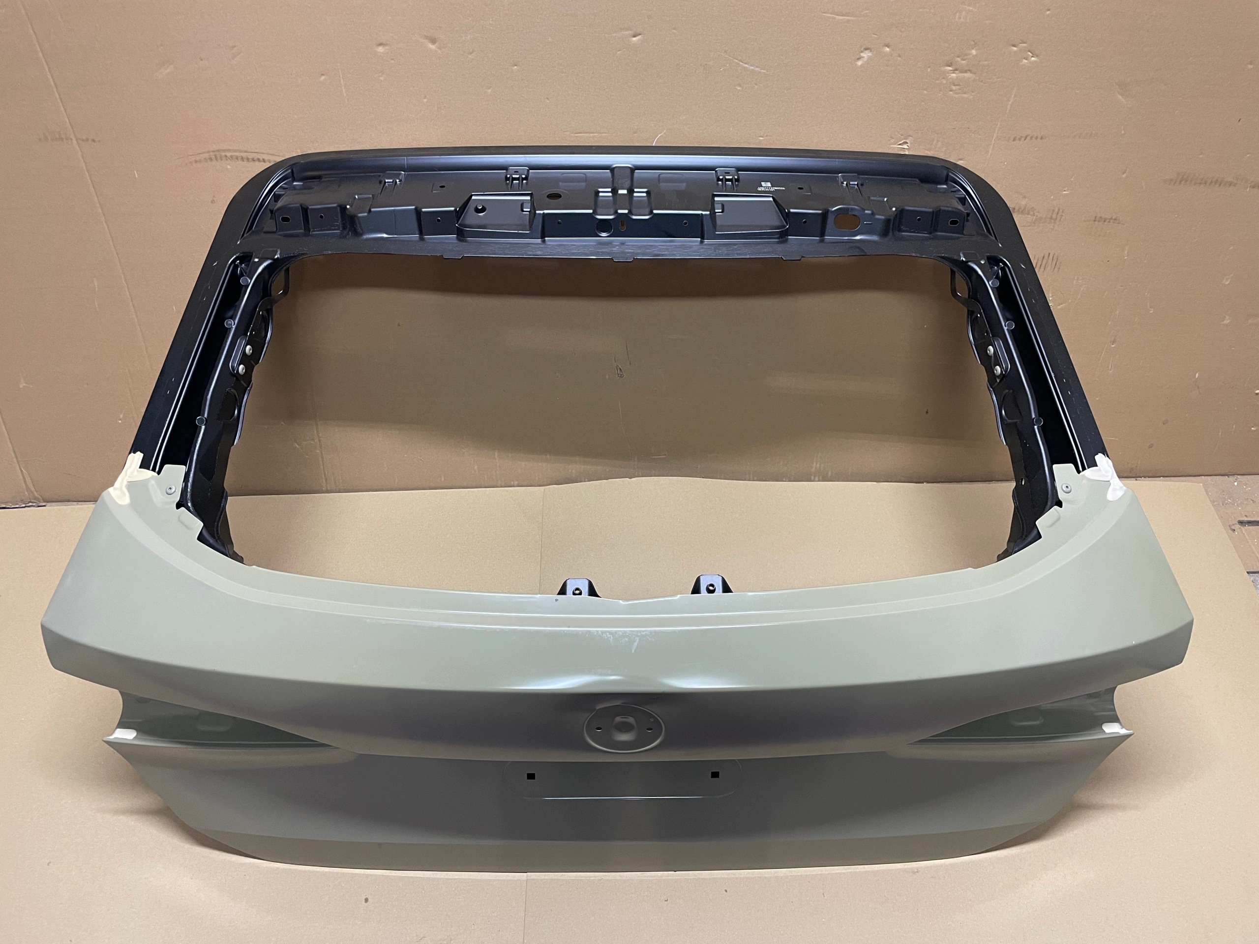trunk door boot BMW 5 G61