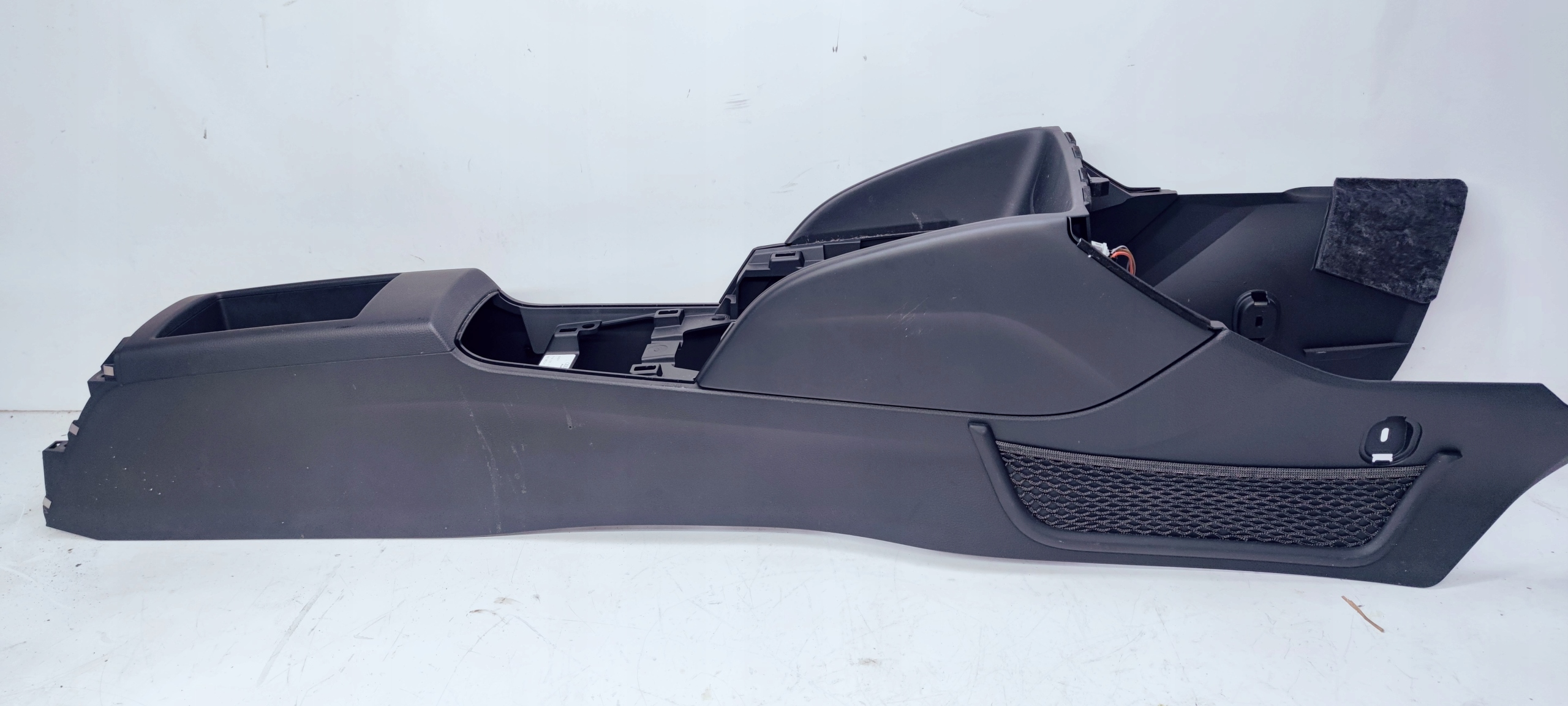 TUNEL MITTE AMI HANDSCHUHFACH AUDI A3 8V 8V1863241
