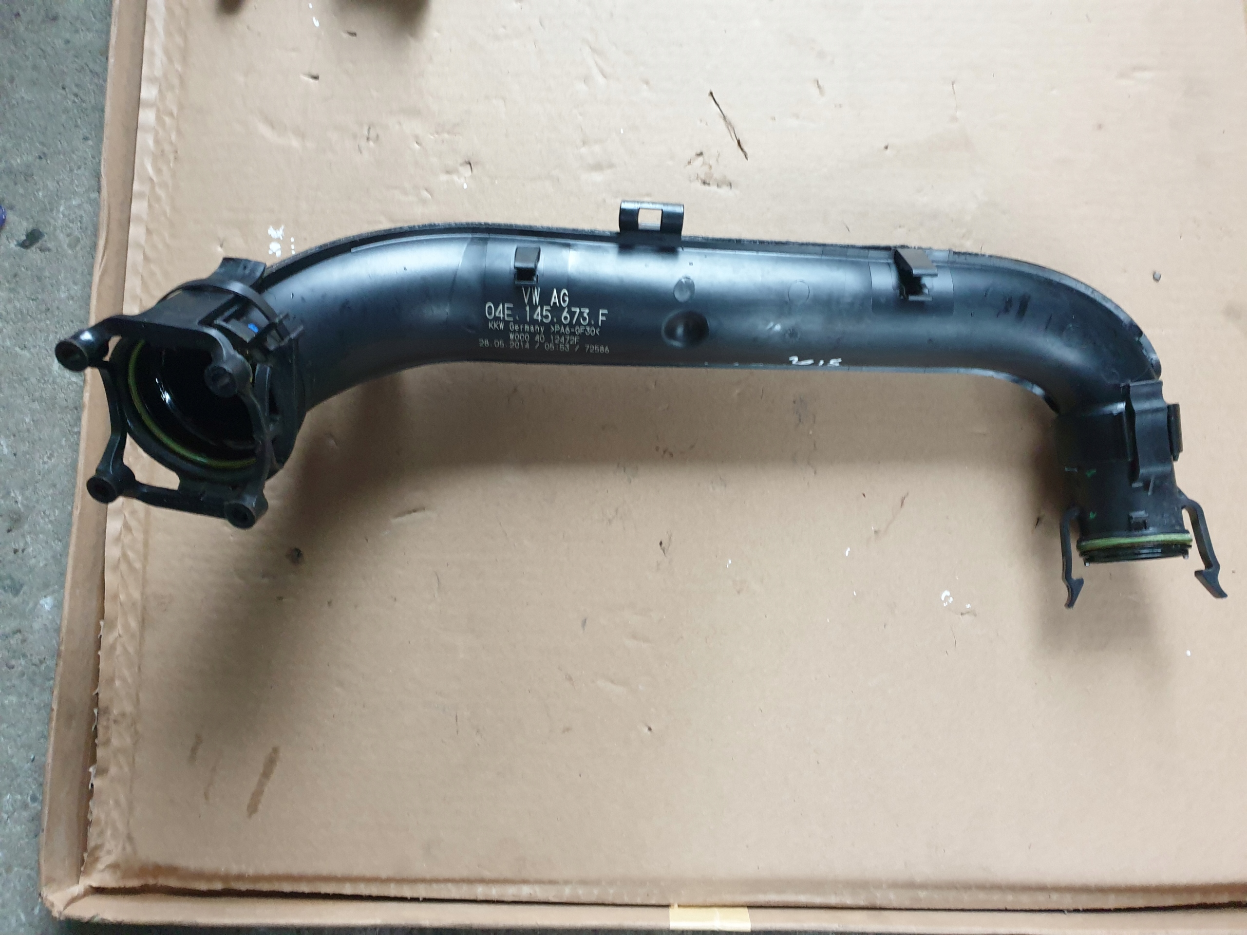 pipe wiring SEAT VW SKODA 1.4 TSI 04E145673F