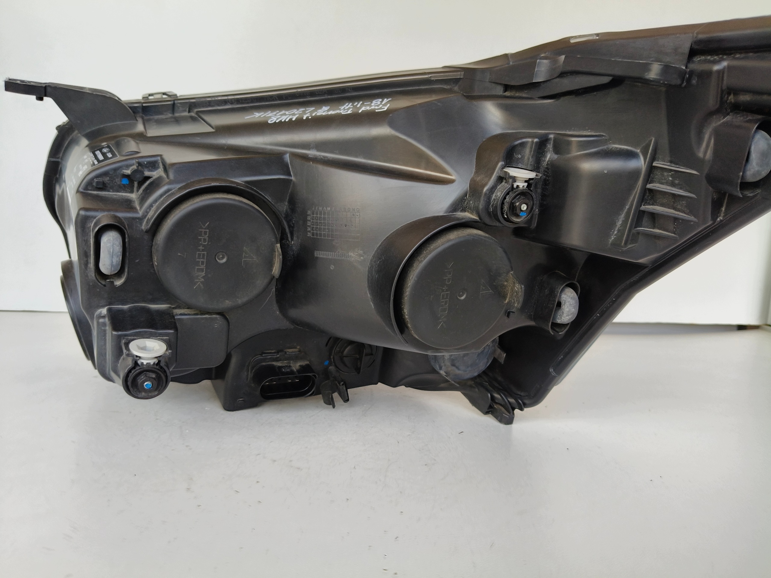 feu droit REFLEKTOR FORD TRANSIT MK8 18- LIFT