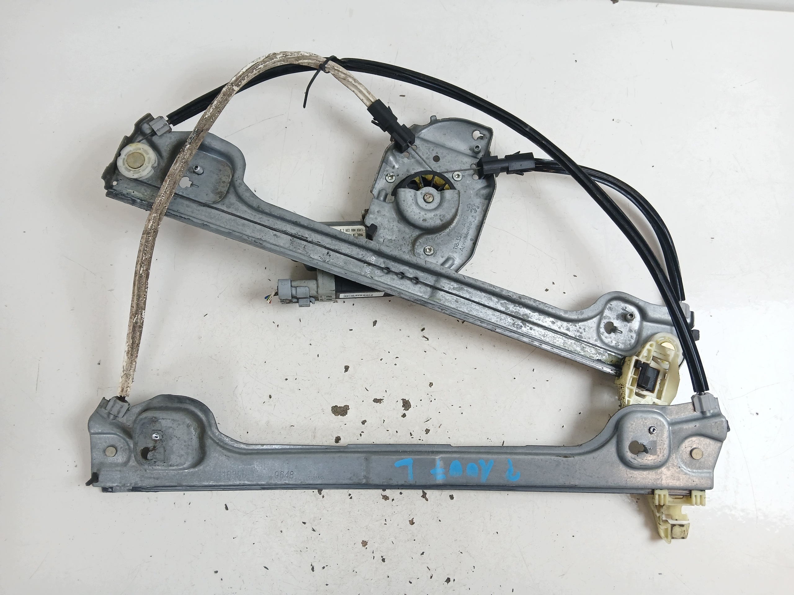 PEUGEOT 1007 window regulator left front 440758H