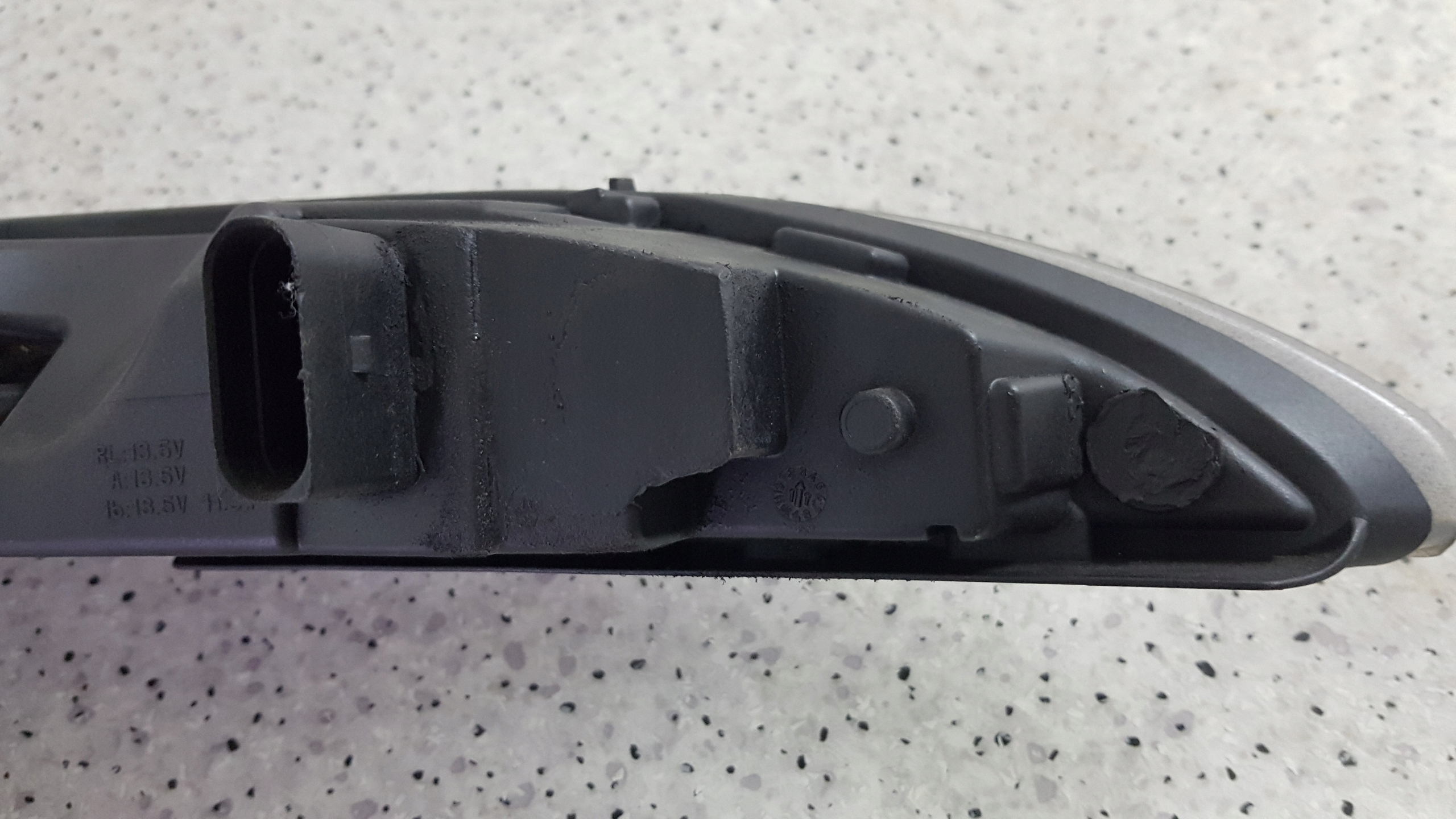 PORSCHE CAYENNE II 7P 2010 - left light DRL LED 2595