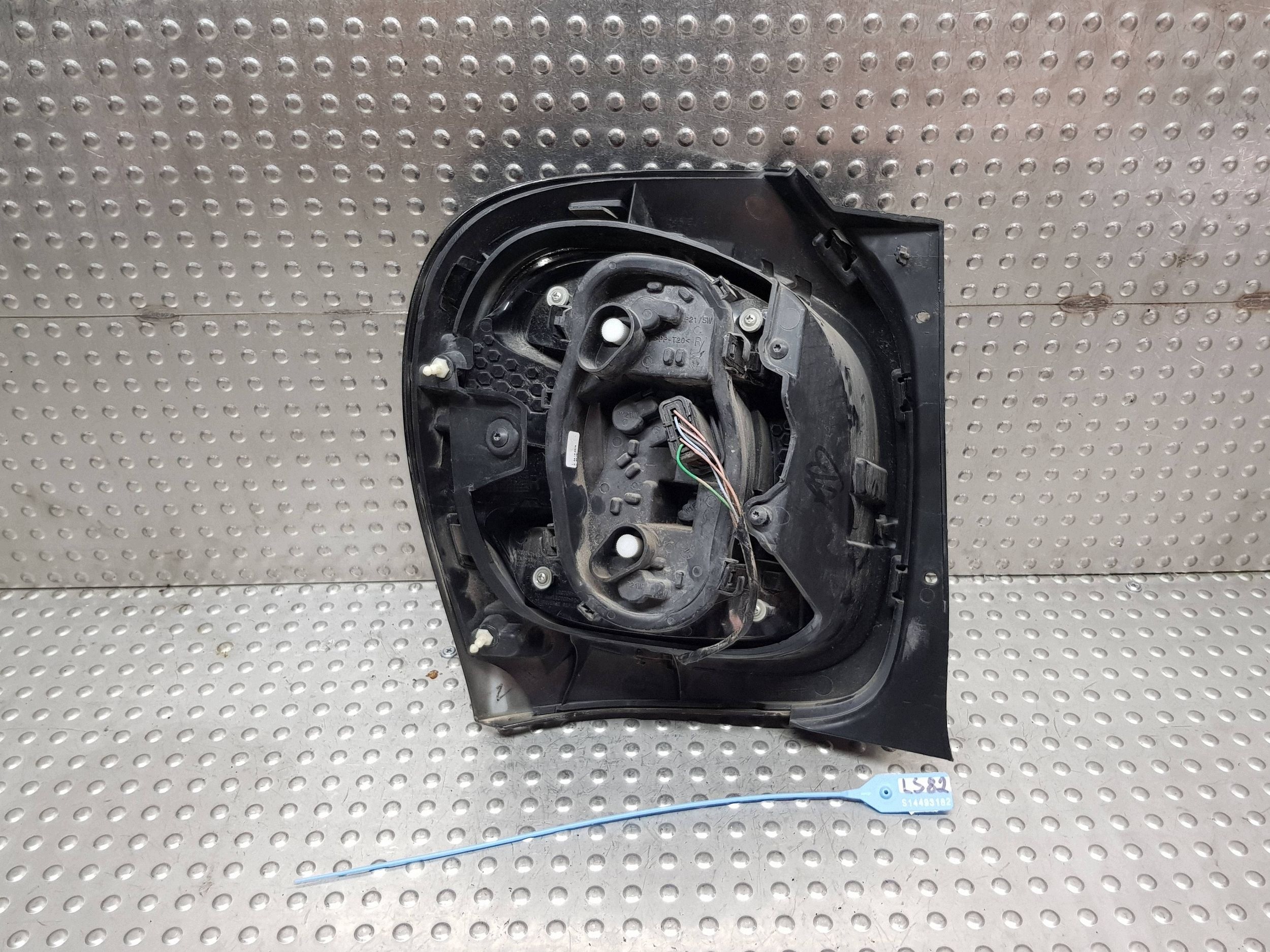 light right rear part A4539063200 SMART FORFOUR II 14