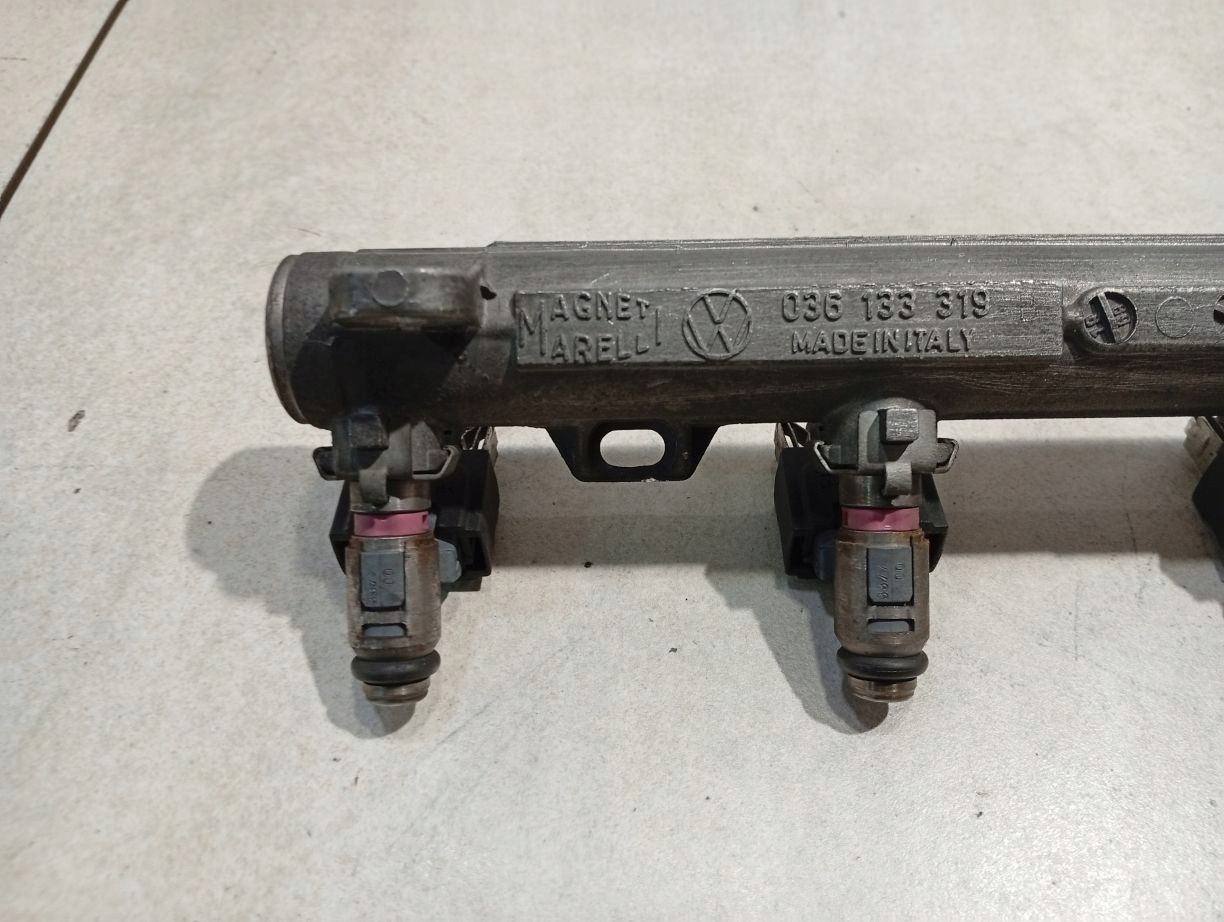 Rampe injection VW GOLF IV 1.4 16V AKQ 036133319