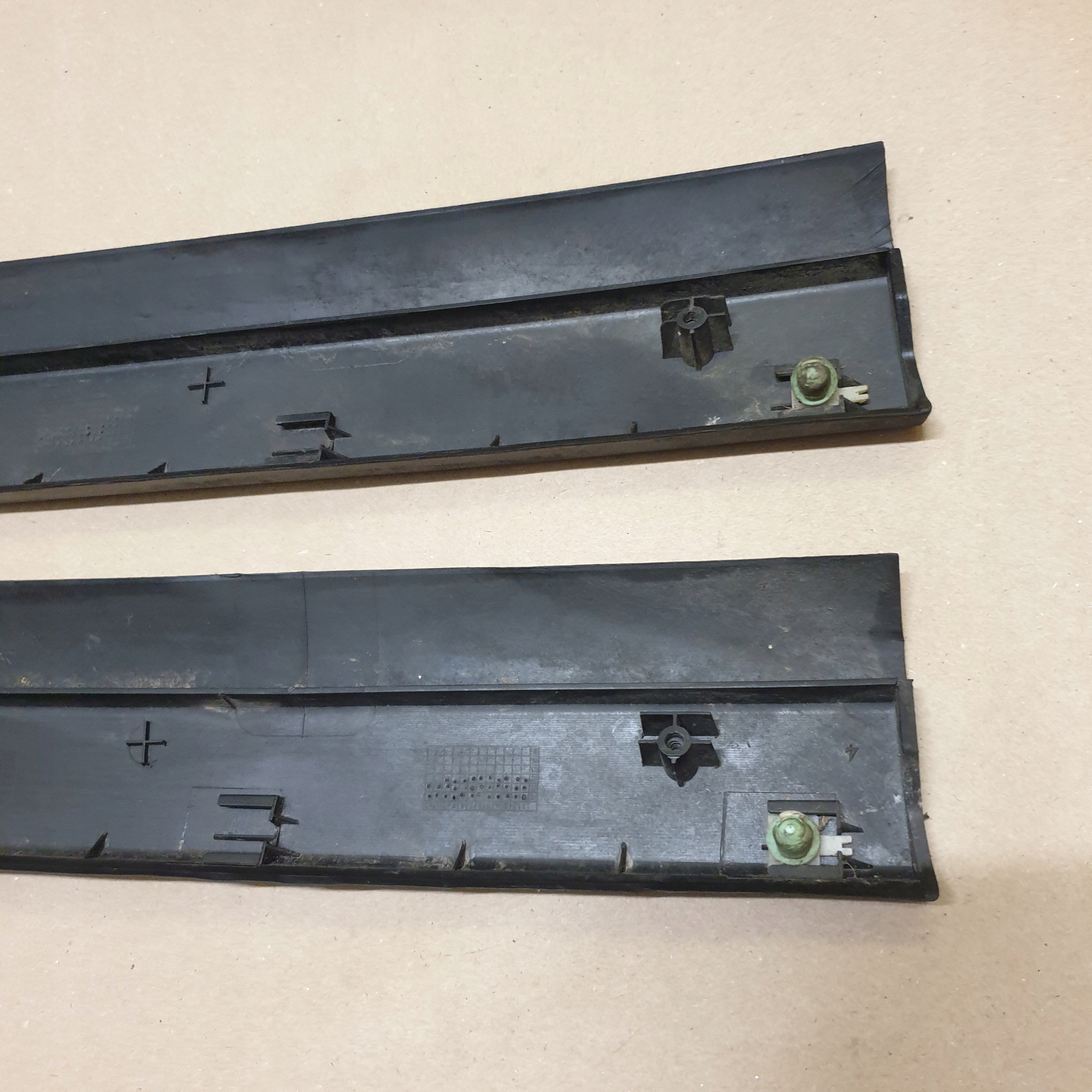 moulding door left rear part VW PASSAT B5 3B OE