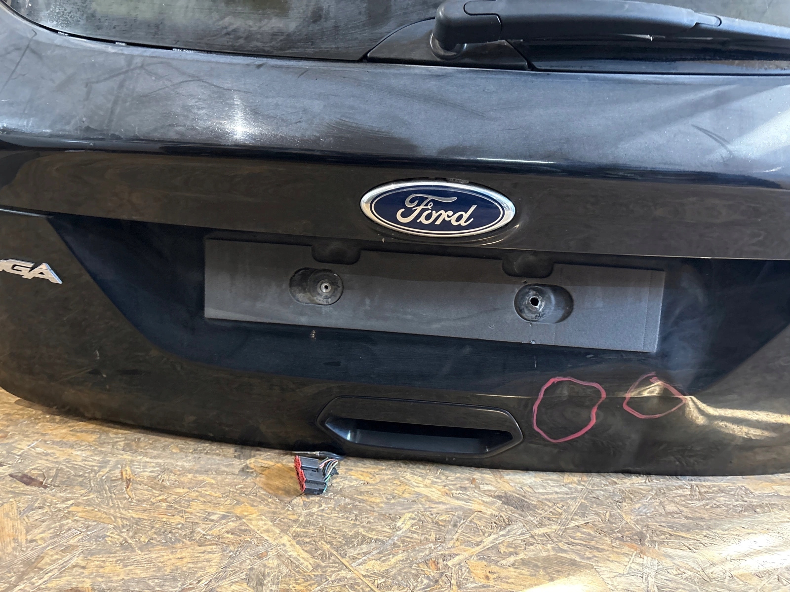 Do lakierowania trunk door boot Ford Kuga MK1 black
