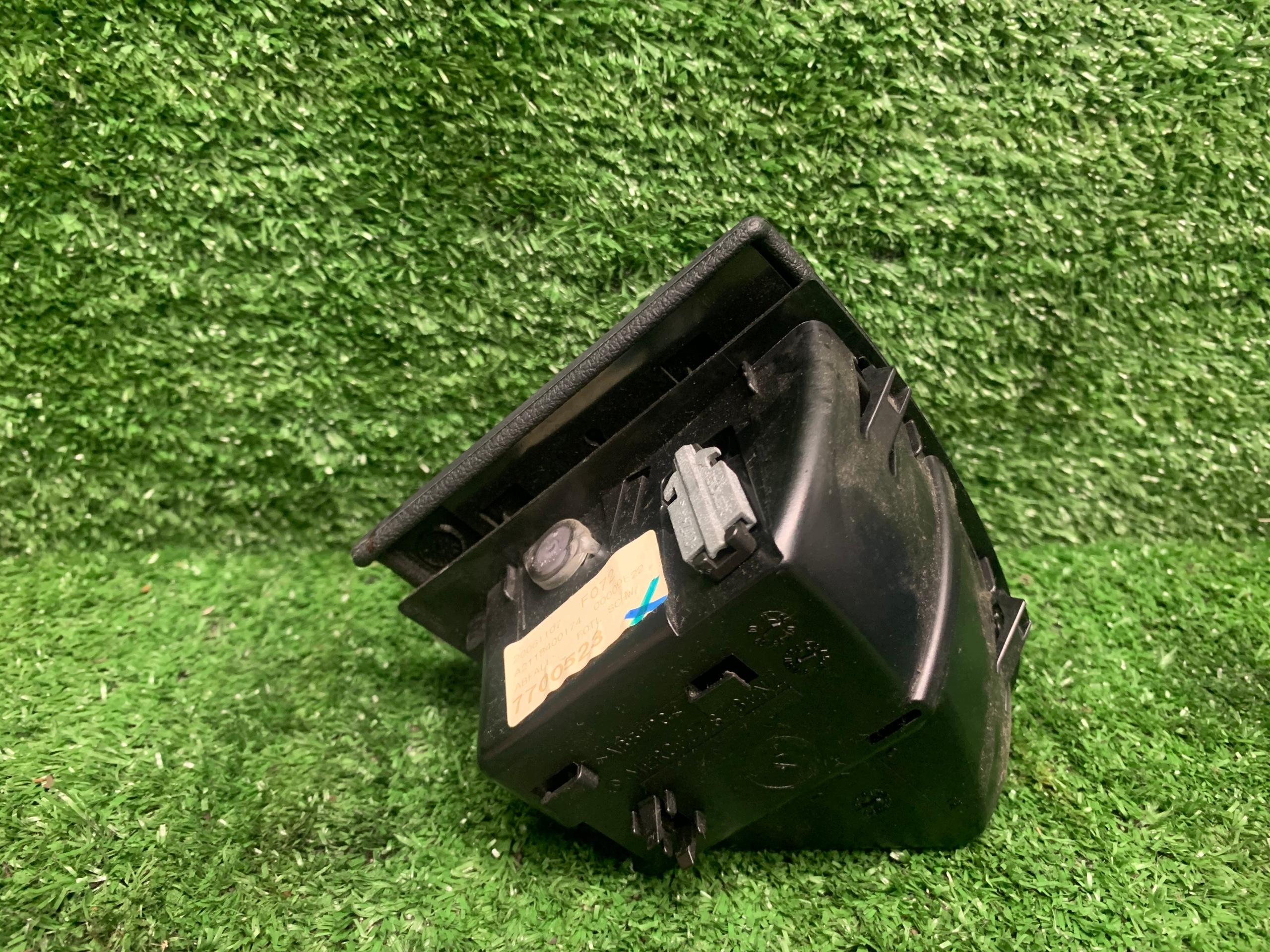 Mercedes W211 aschenbecher handschuhfach tür links heck hinten A2118400174