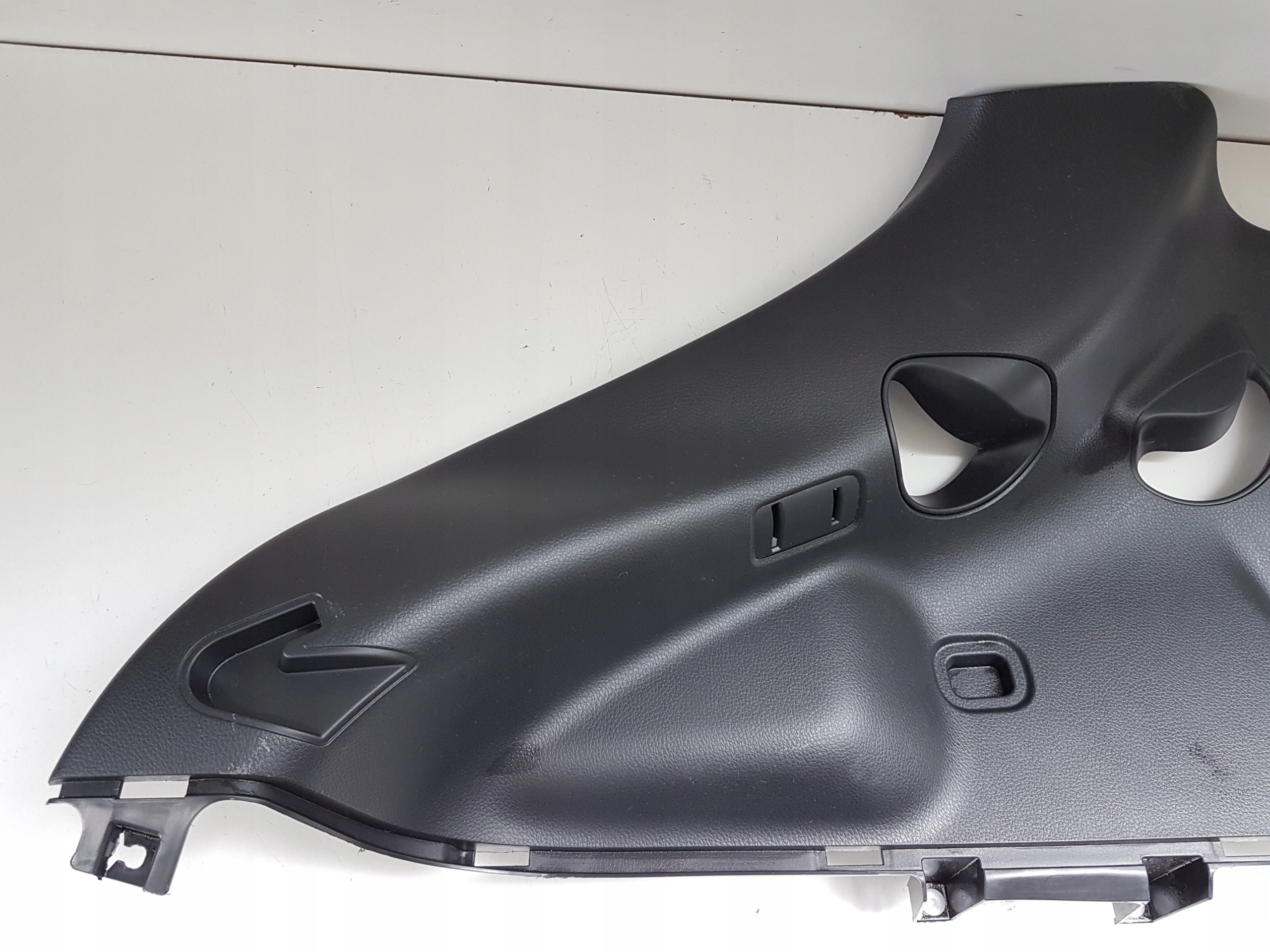 OSŁONA SŁUPKA C LEWA MITSUBISHI ECLIPSE CROSS 18- Typ samochodu Samochody osobowe