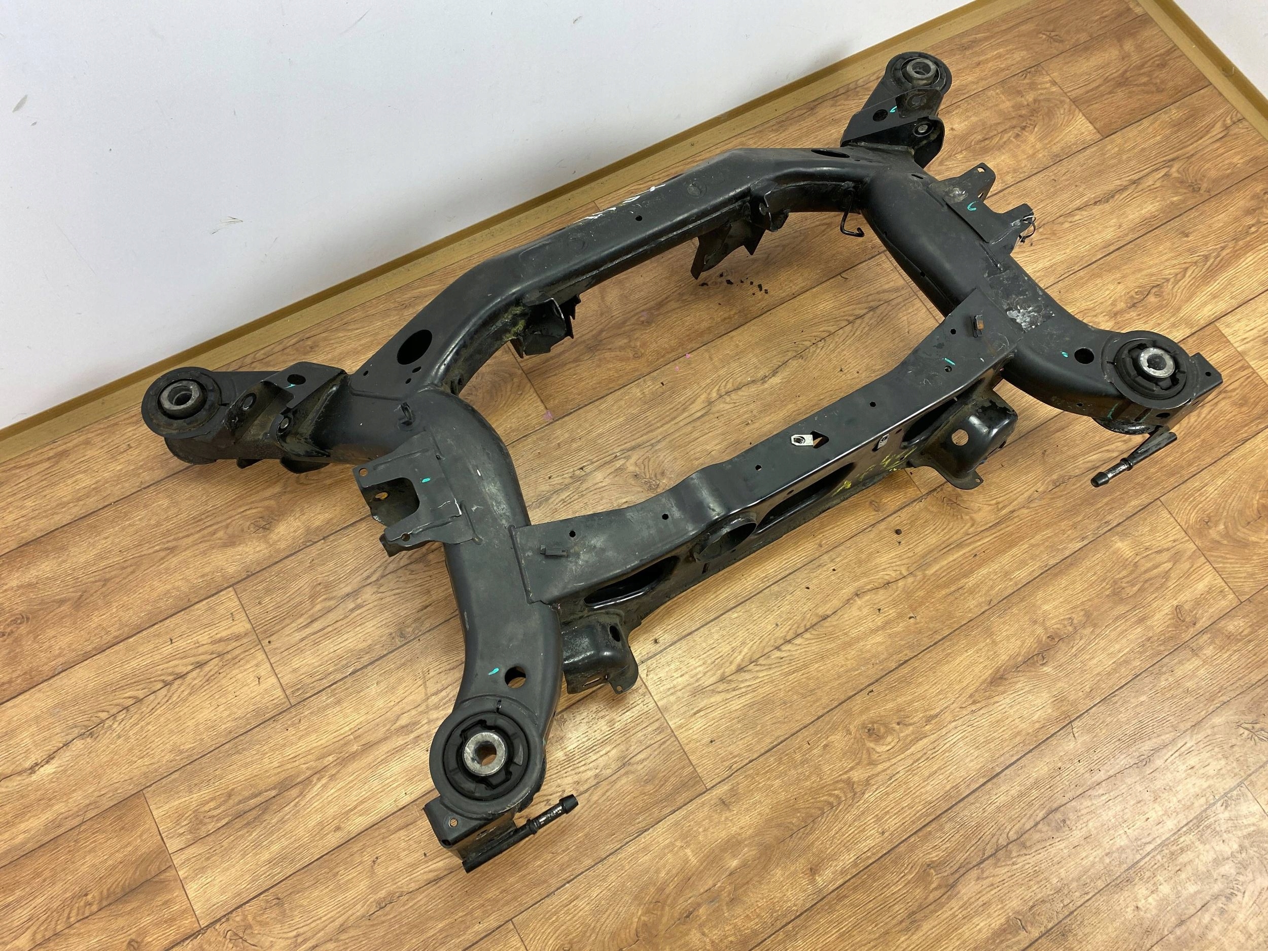 sider rear subframe axle beam axle beam trawers Cadillac CTS III 2016
