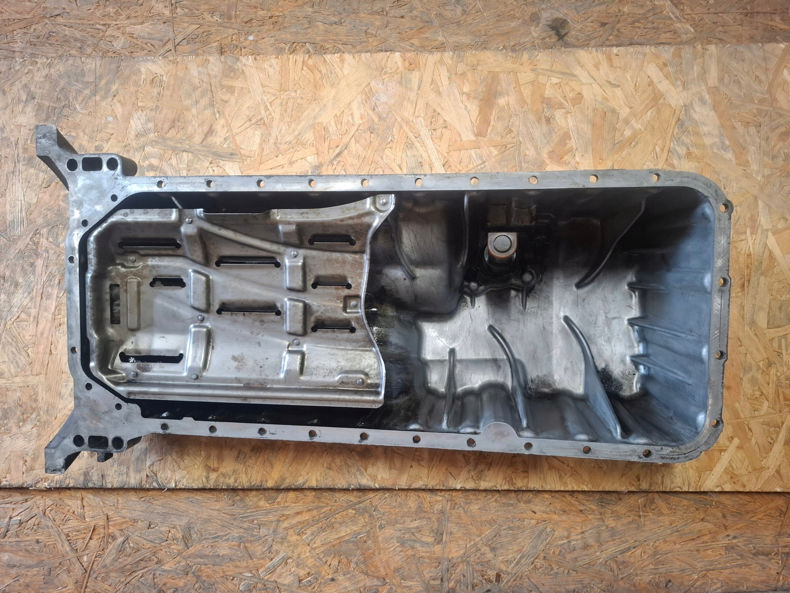 oil sump MERCEDES W163 2,7 CDI
