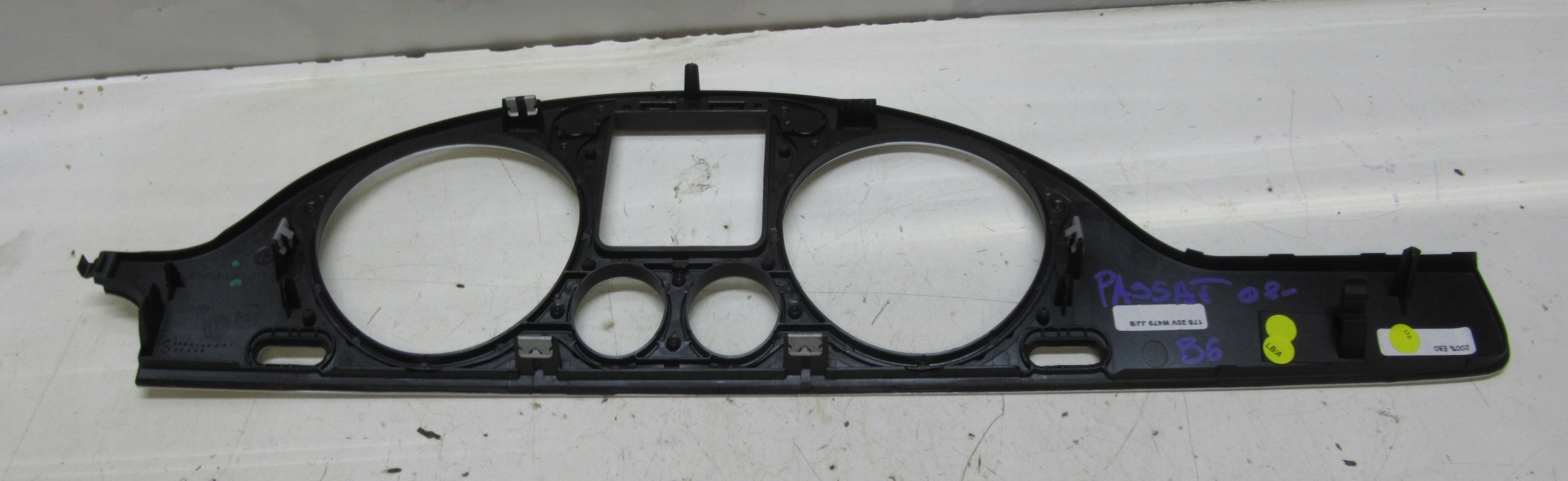 VW PASSAT B6 08R RAHMEN Blende Abdeckung des Kombiinstruments 3C1858335