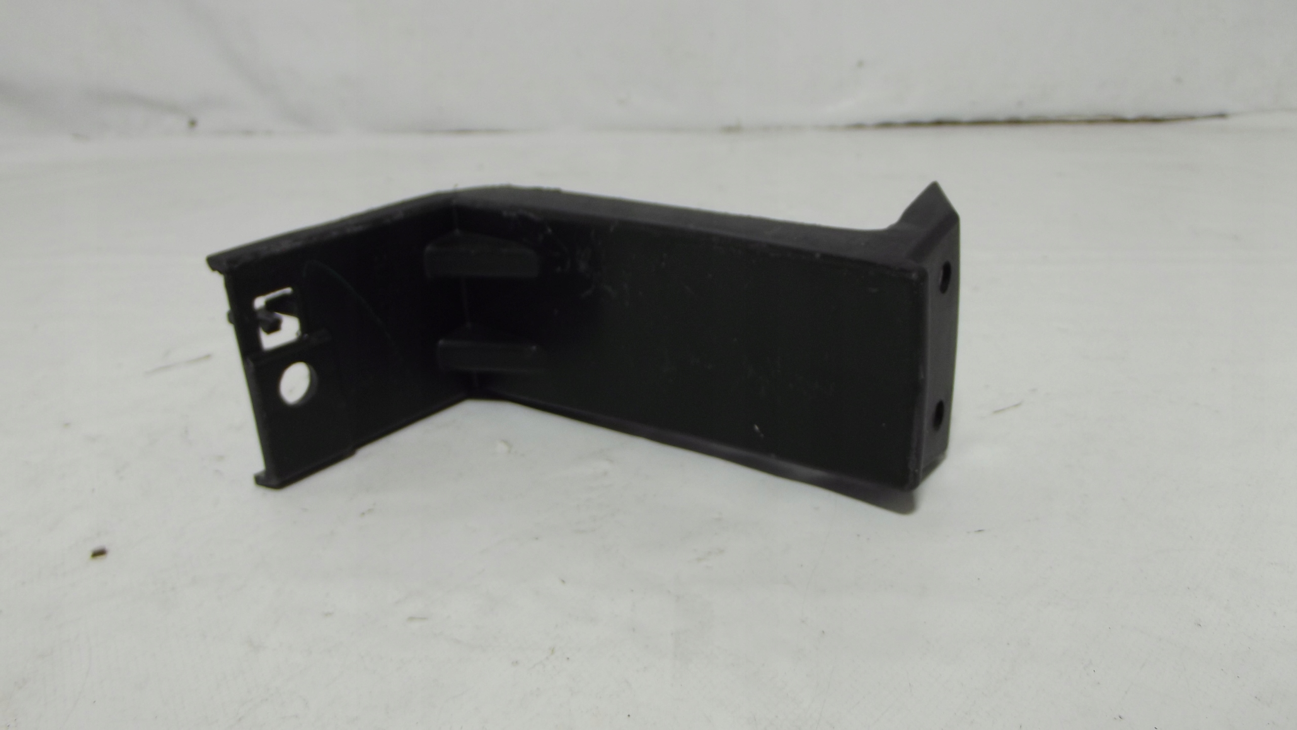 Mazda CX3 console bumper bracket rear part DF8G50271