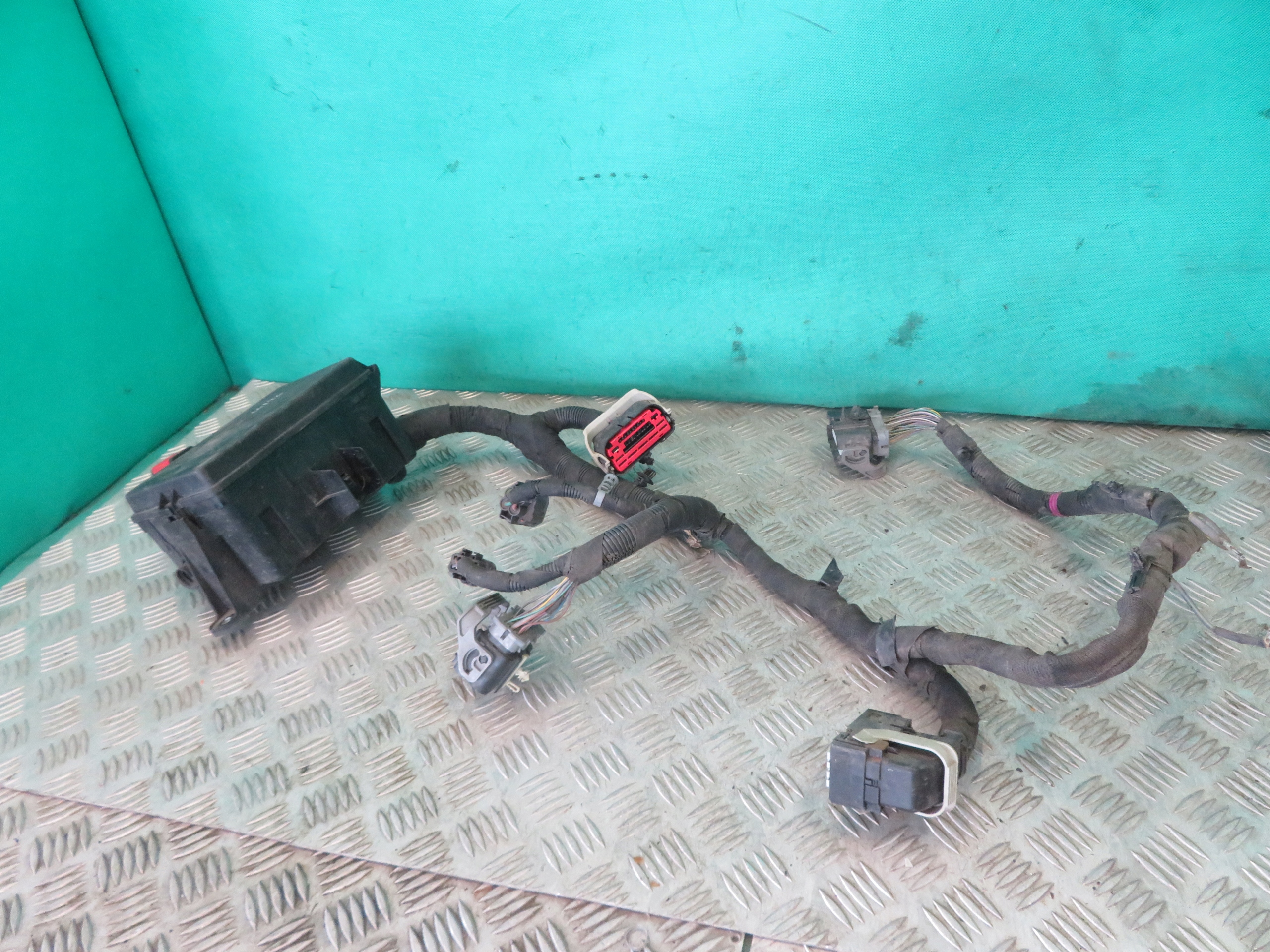 WIĄZKA SKRZYNKA BEZPIECZNIKÓW FORD TRANSIT MK8 2.0 TDCI 19R