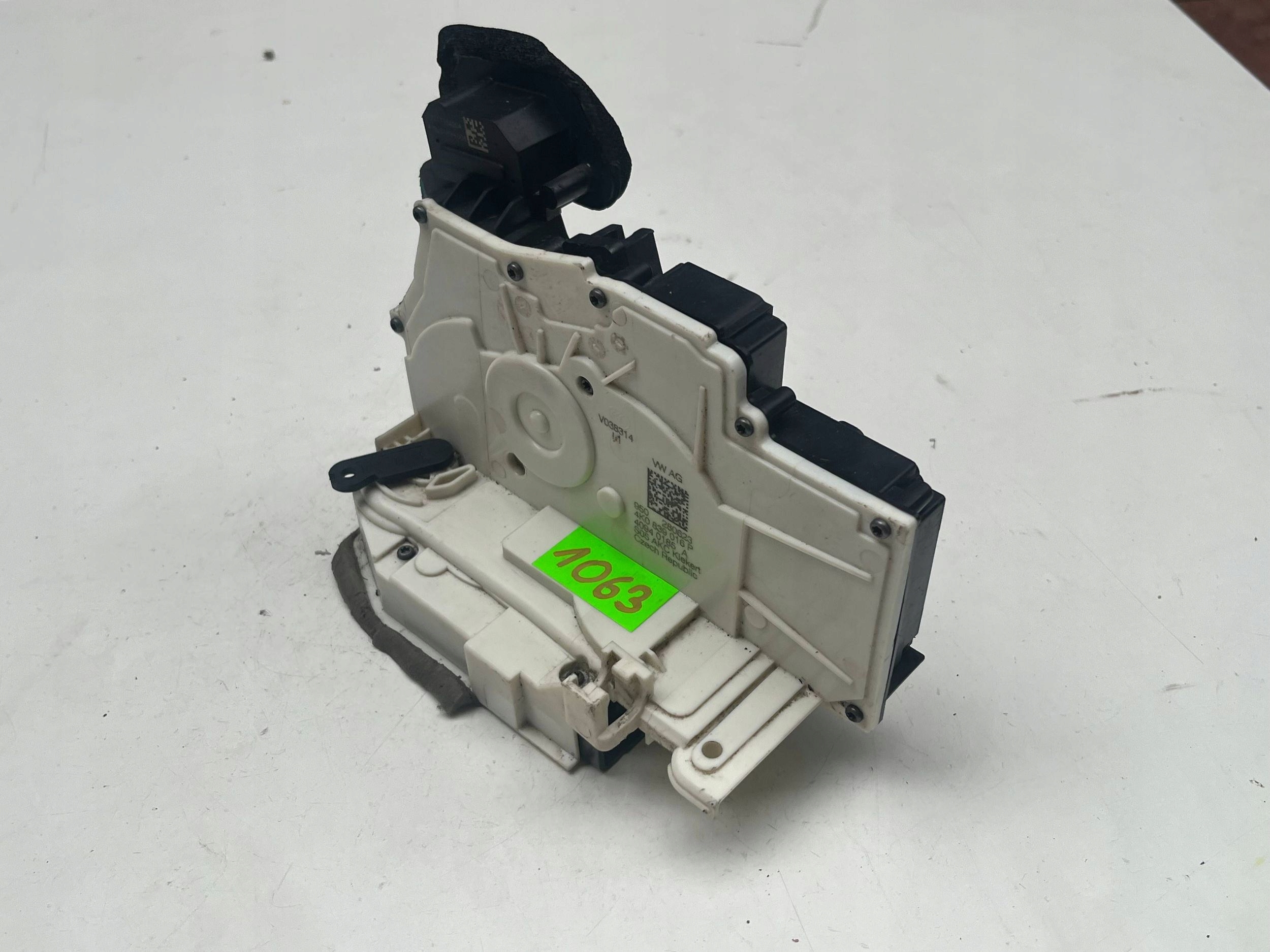 AUDI A6 A7 C8 lock door right rear part 4K0839016P @M