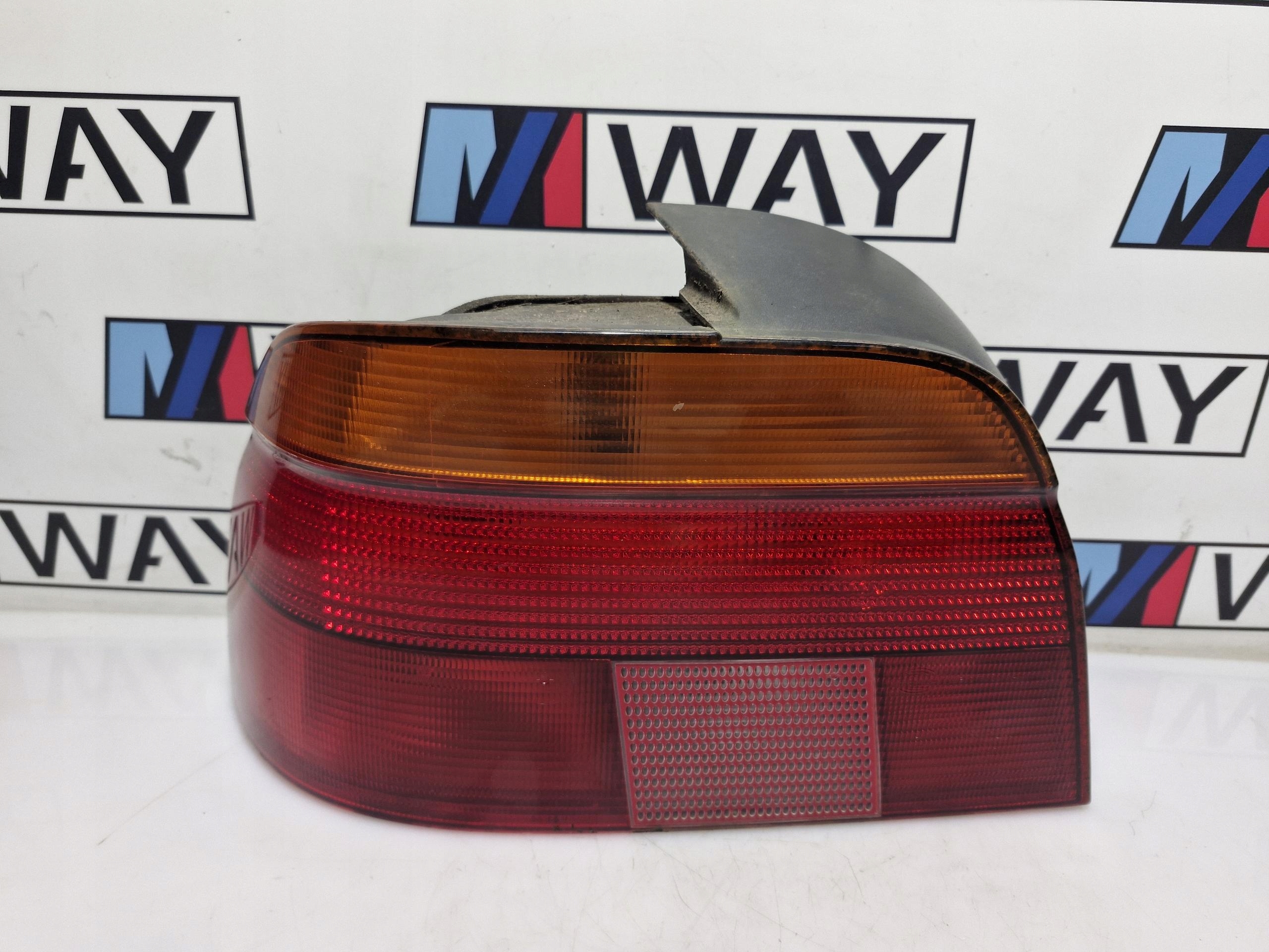 BMW E39 light left rear part rear sedan 8358031