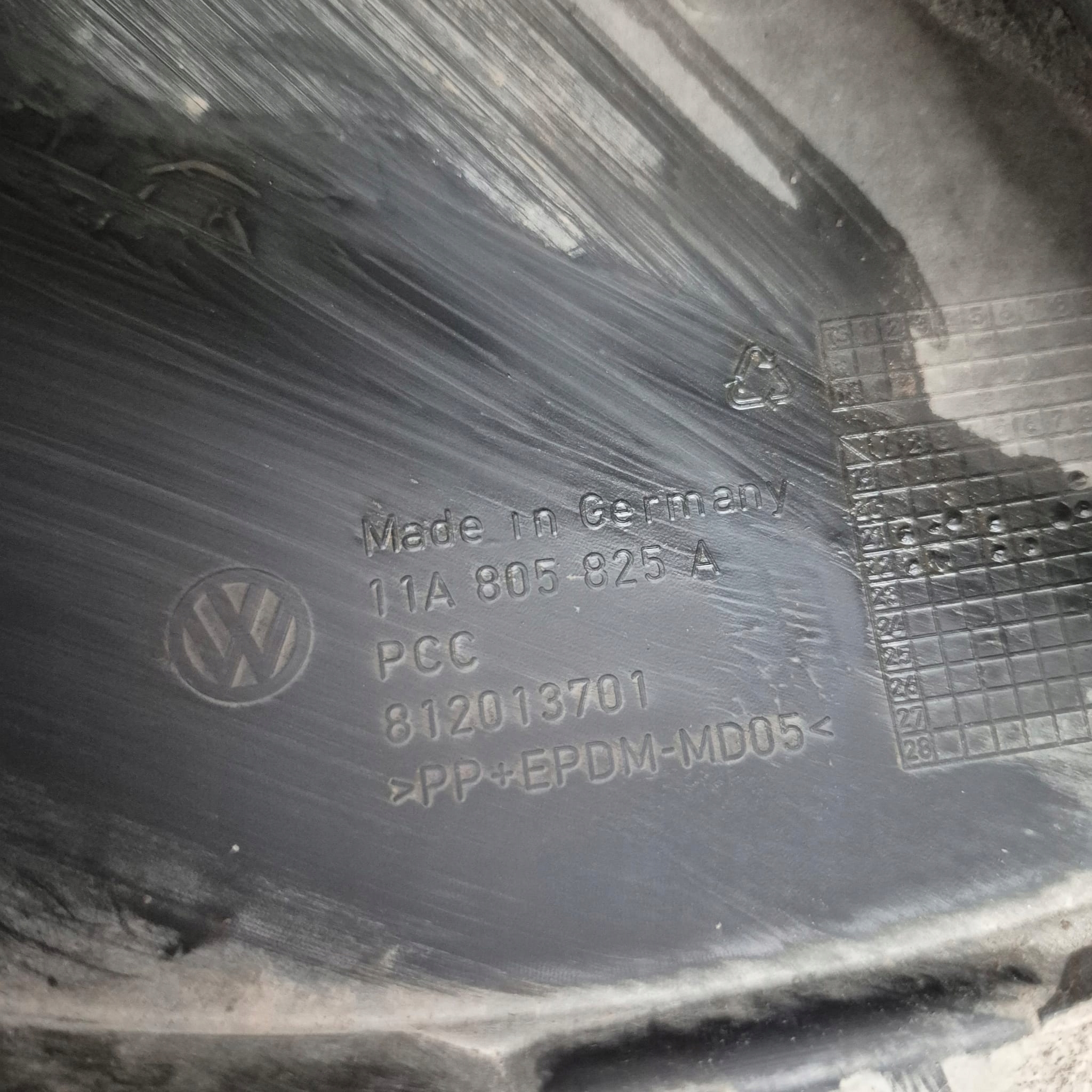 VW ID 4 ID.4 20-> kryt NADKOLA levý předek