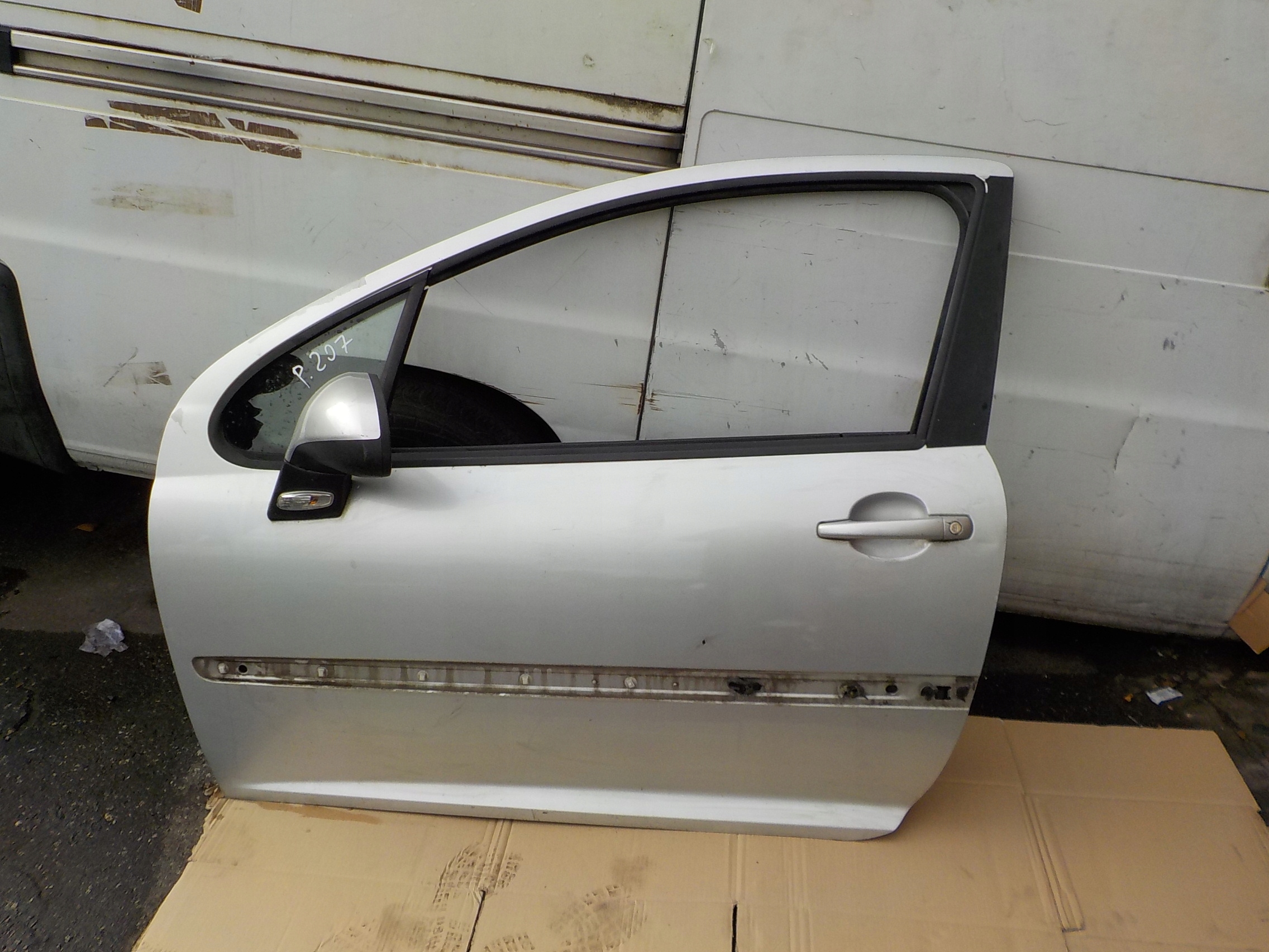 Tür links peugeot 207 3D 2007r