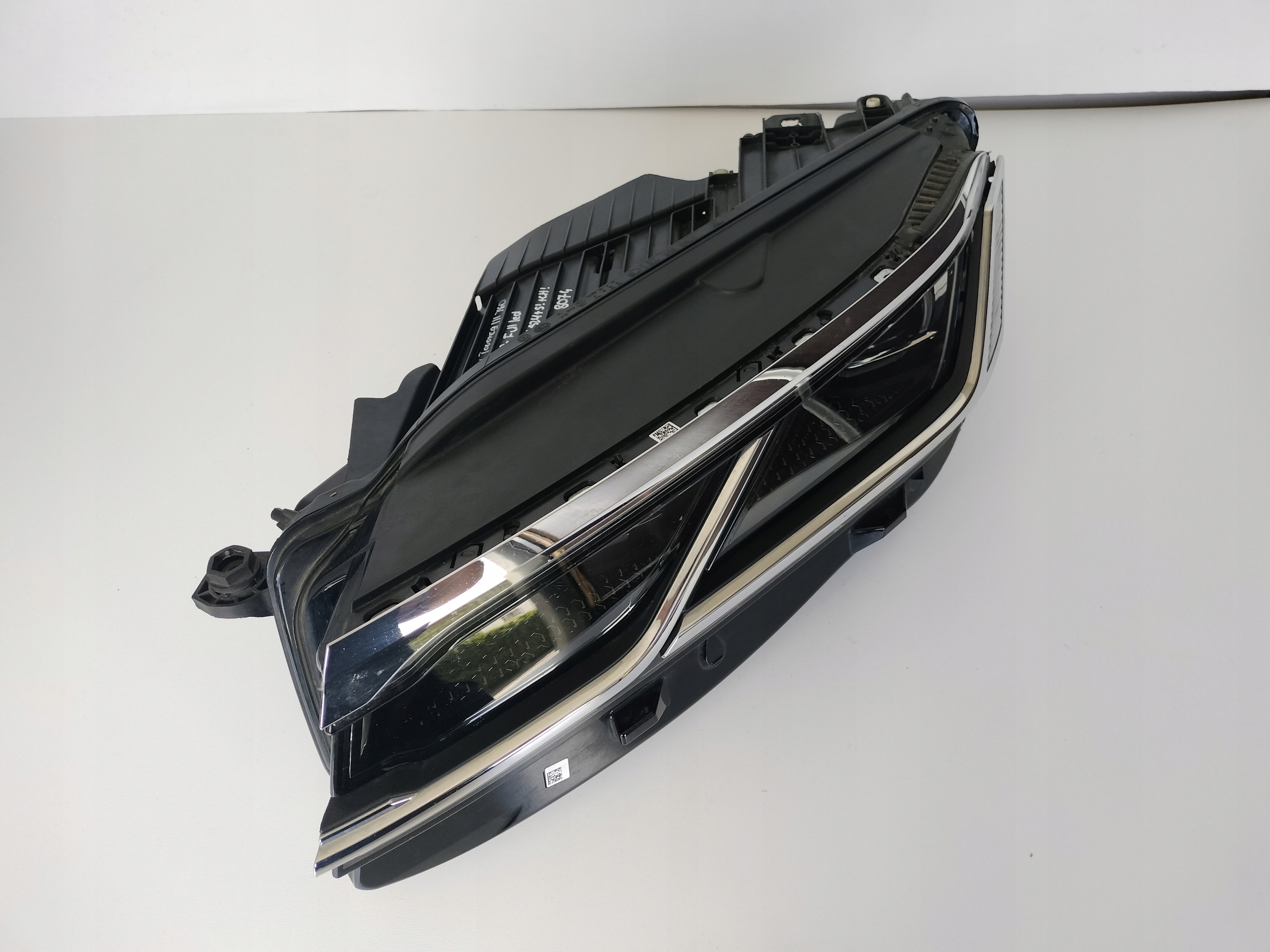 light left REFLEKTOR VW TOUAREG III 760 18- FULL LED
