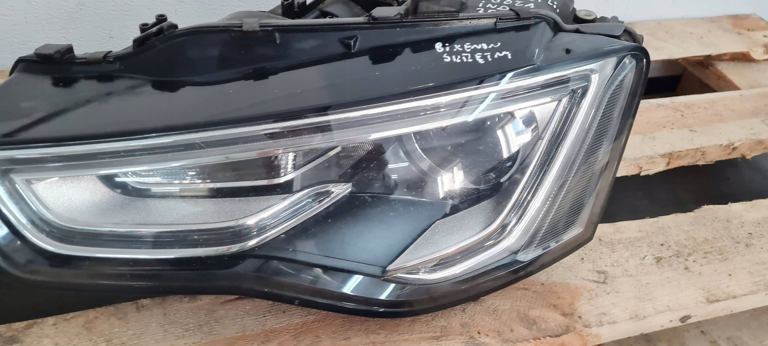 A5 8T S5 LIFT light left left front XENON ANGLIK 8T0941031D