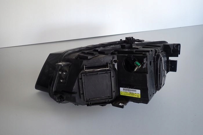 AUDI Q5 BI-XENON 08-12 reflektor right light right 8R0941004AF