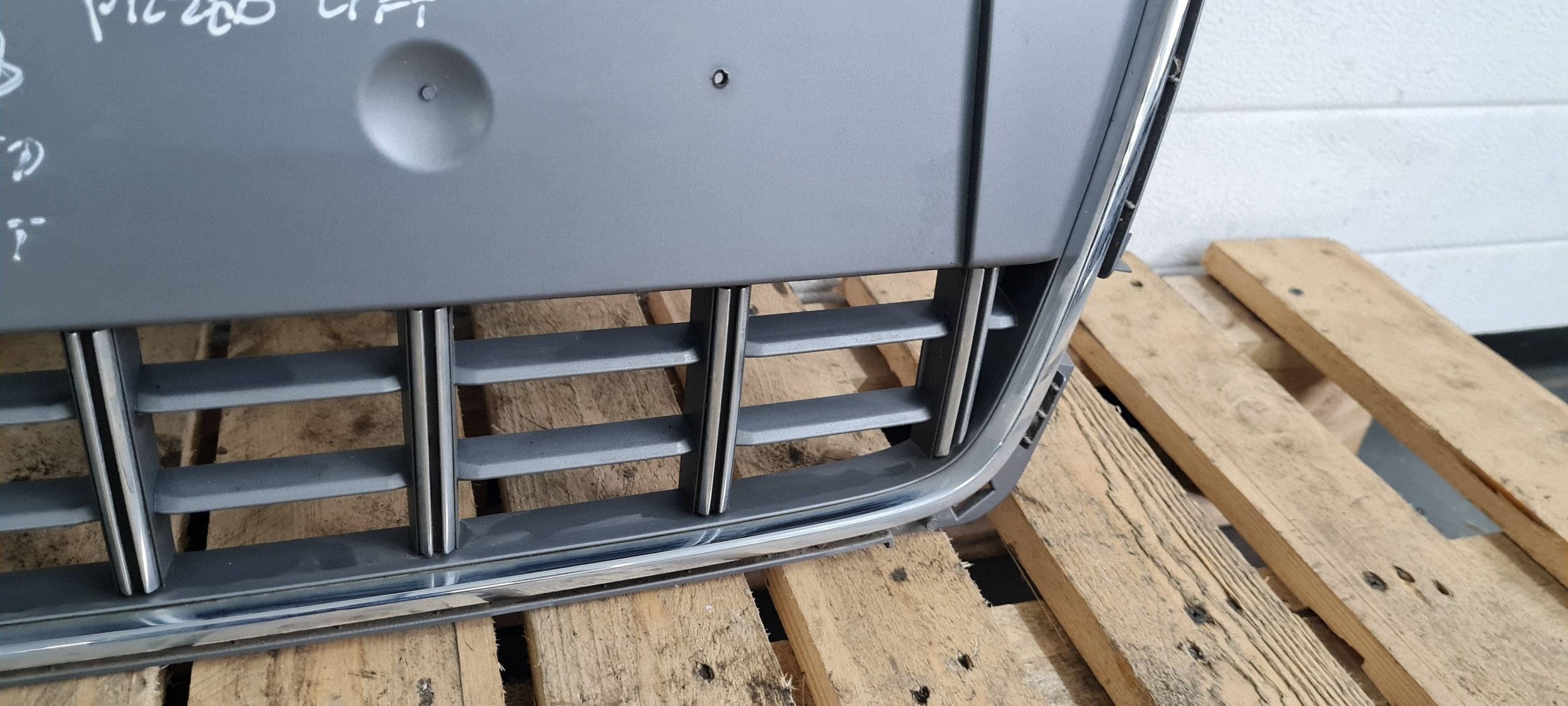 S4 B8 A4 grill grille of a bumper front front 8K0853651B