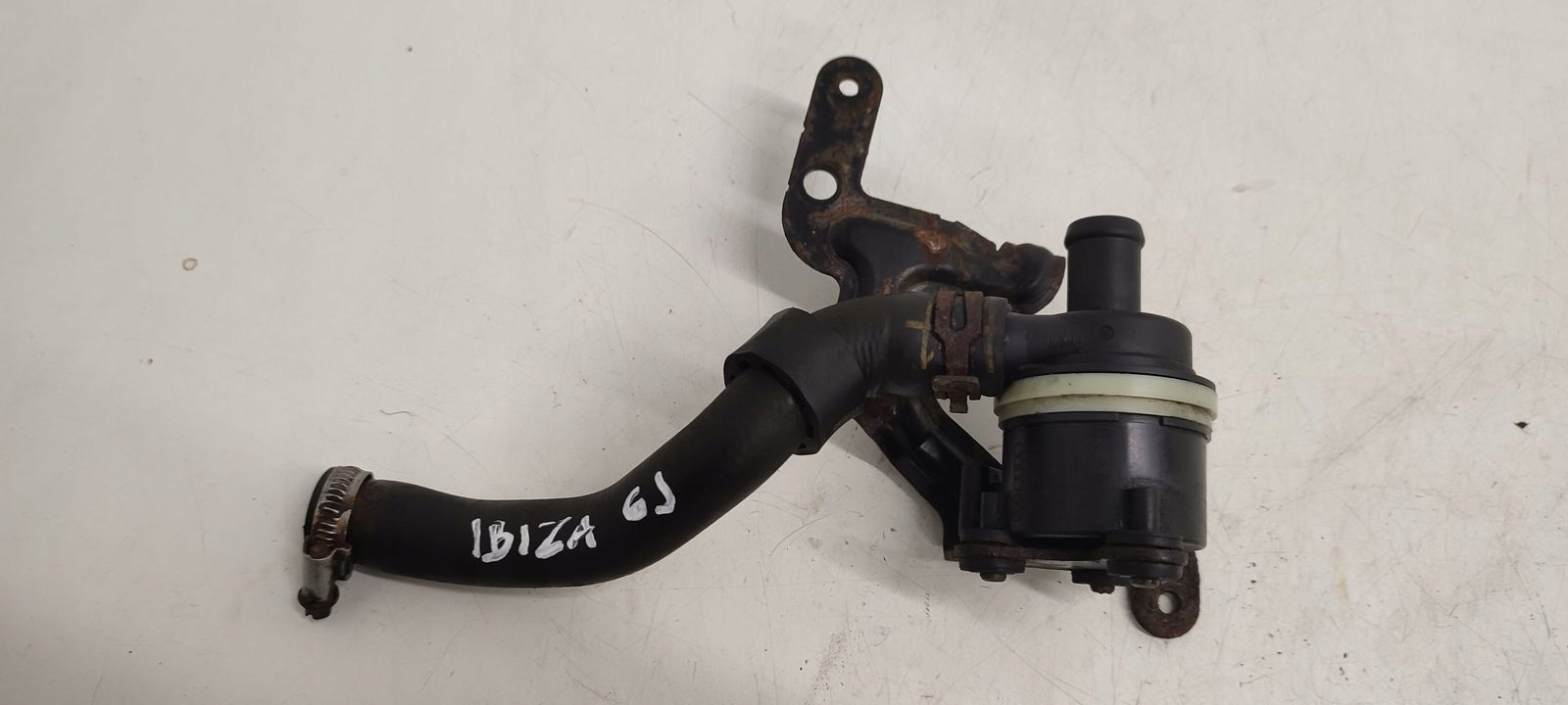 pumpa vode Seat Ibiza 6J 5D 1,6 TDI