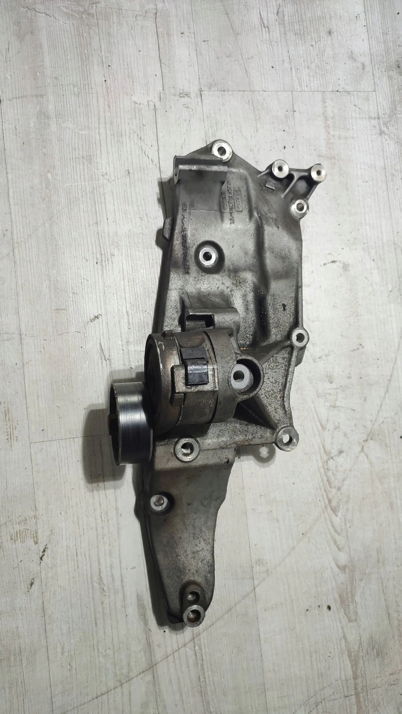 Ford Mondeo MK5 16r 2.0TDCi Halter alternatora