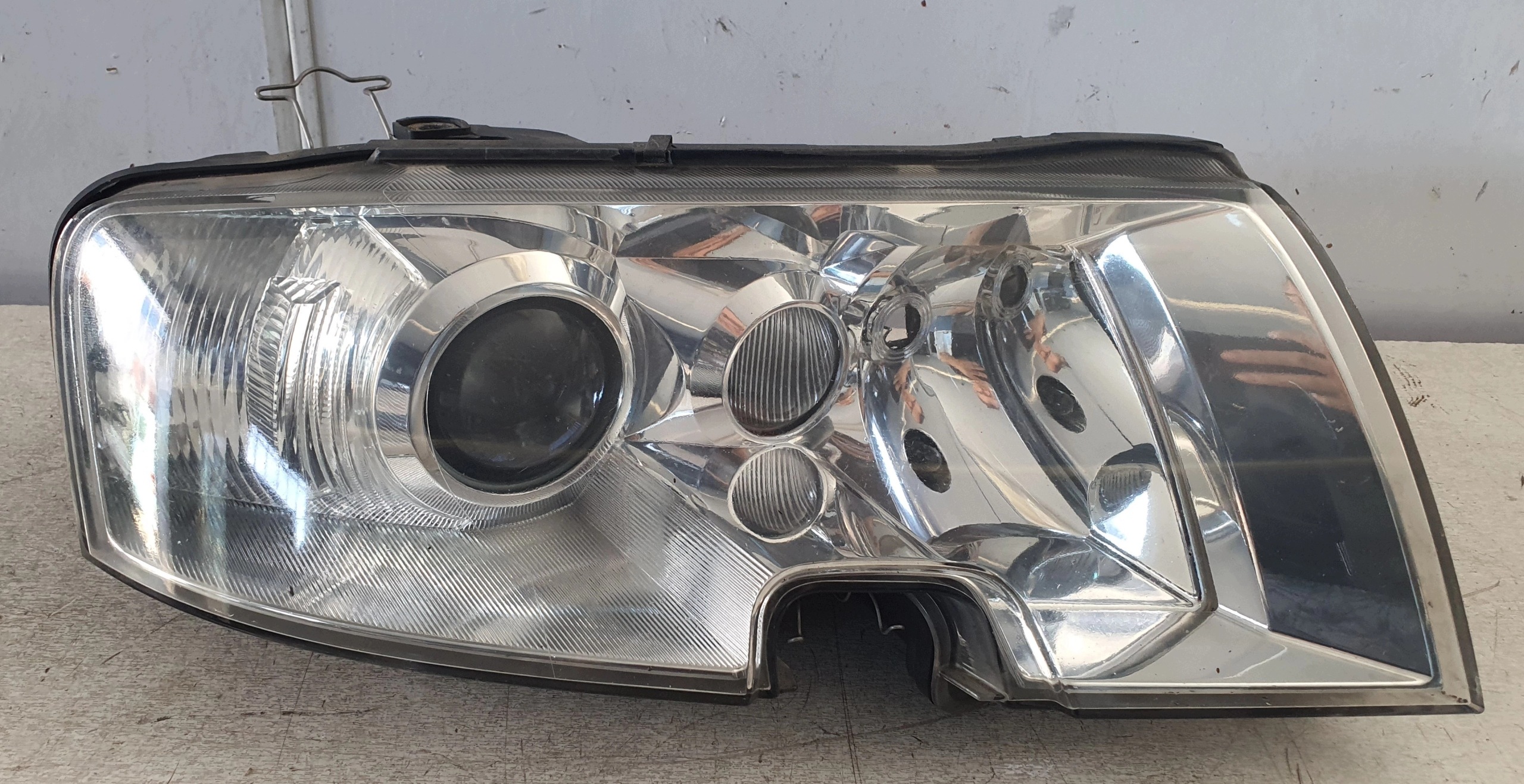 SKODA SUPERB and 01-06 light front right original 3U1941010