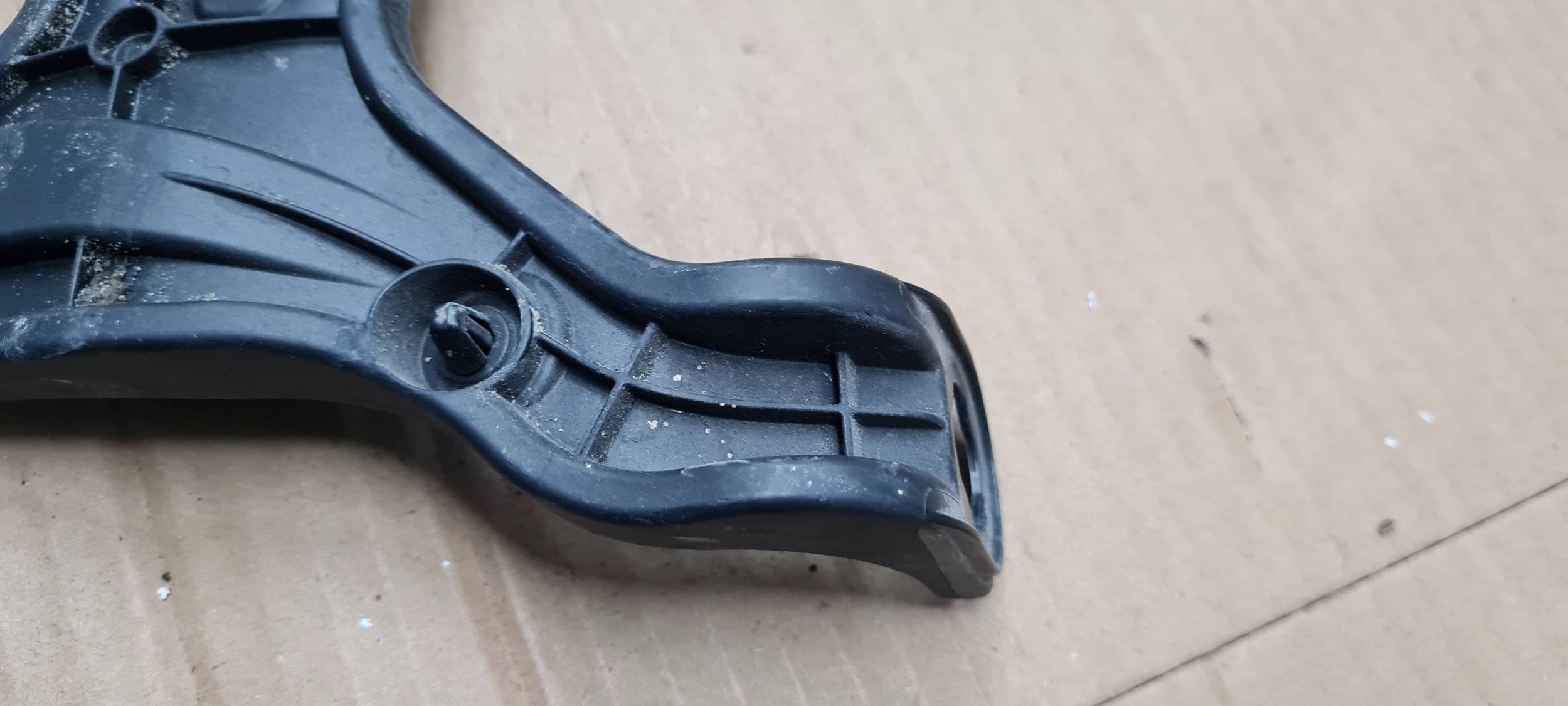 A5 8W S5 Halter Halter Panzer 8W0121232L A4 B9 8W