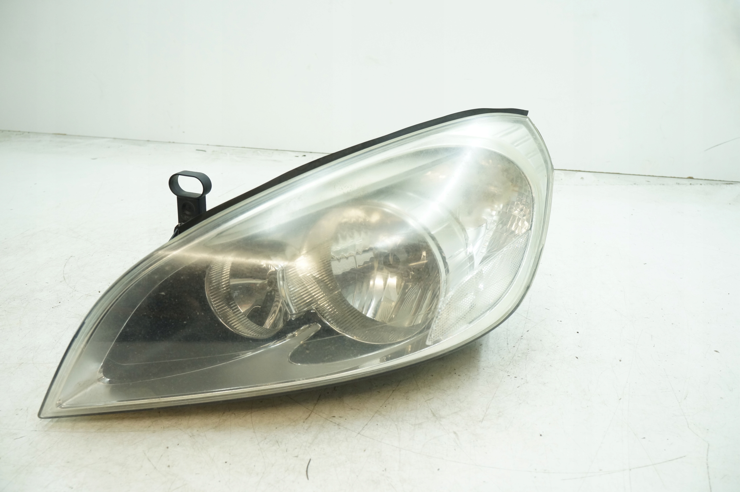 VOLVO V60 LAMPA REFLEKTOR PRZEDNIA PRZÓD LEWA 31299996