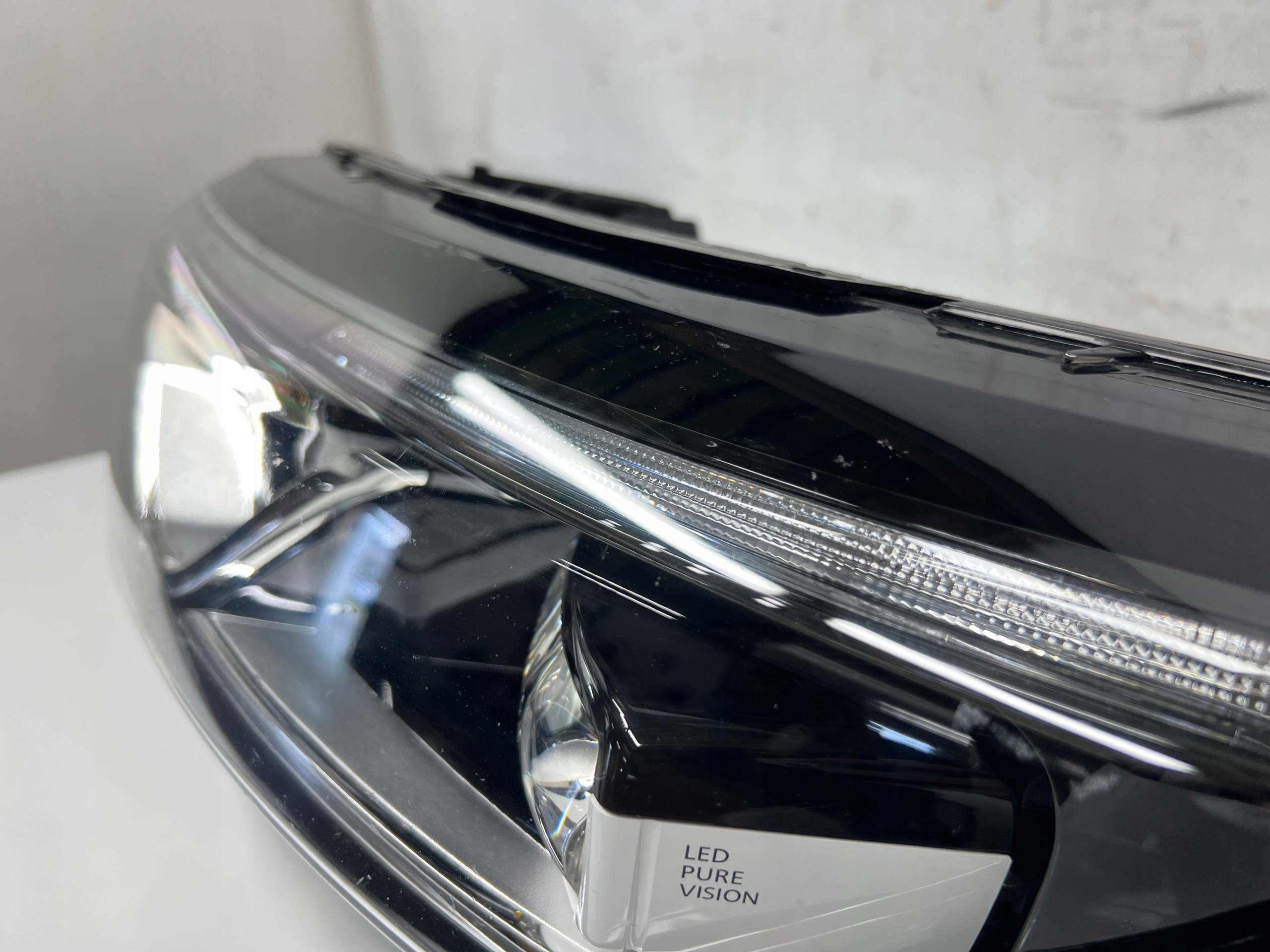 Koleos II light left front left front LED 260600731R