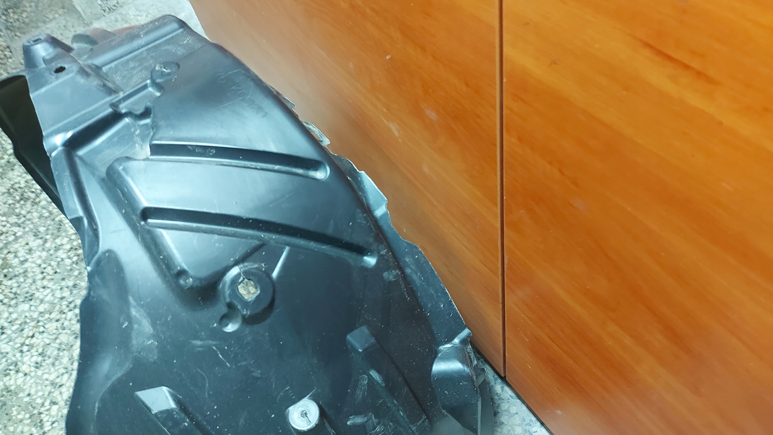 mudguard left front TOYOTA YARIS IV 20