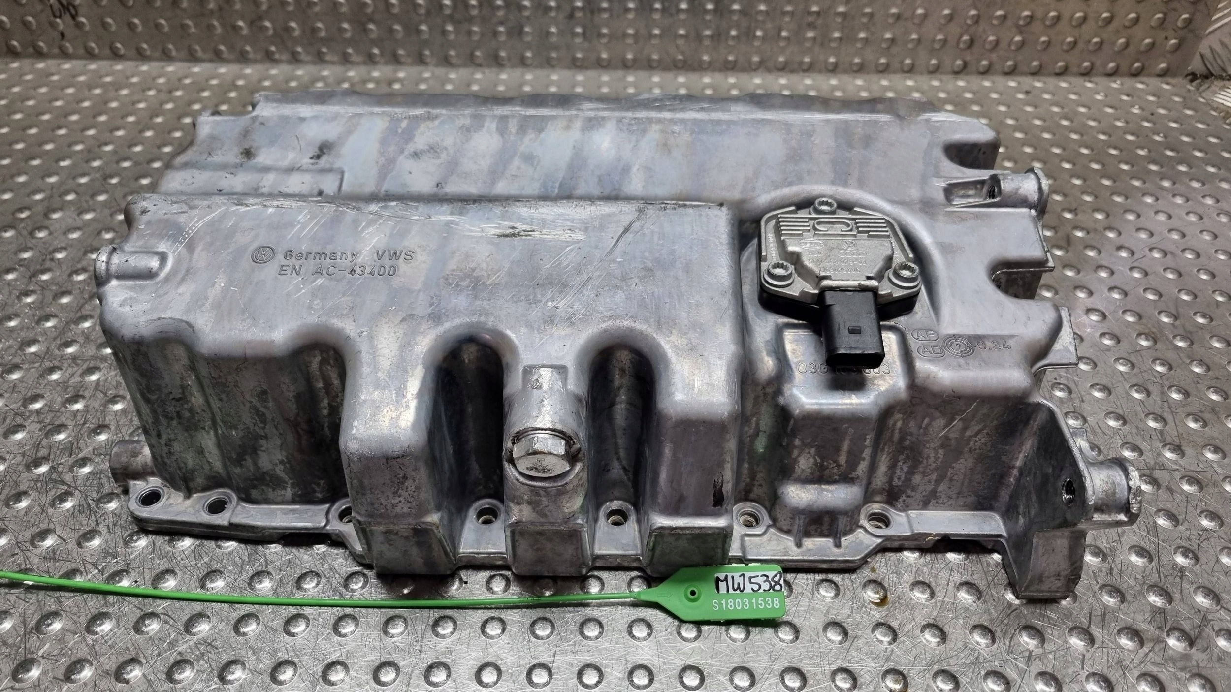 Ölwanne Sensor 03G103603 AUDI A6 C6 A4 B8 A5 A6 C6 PASSAT B6 2.0TDI
