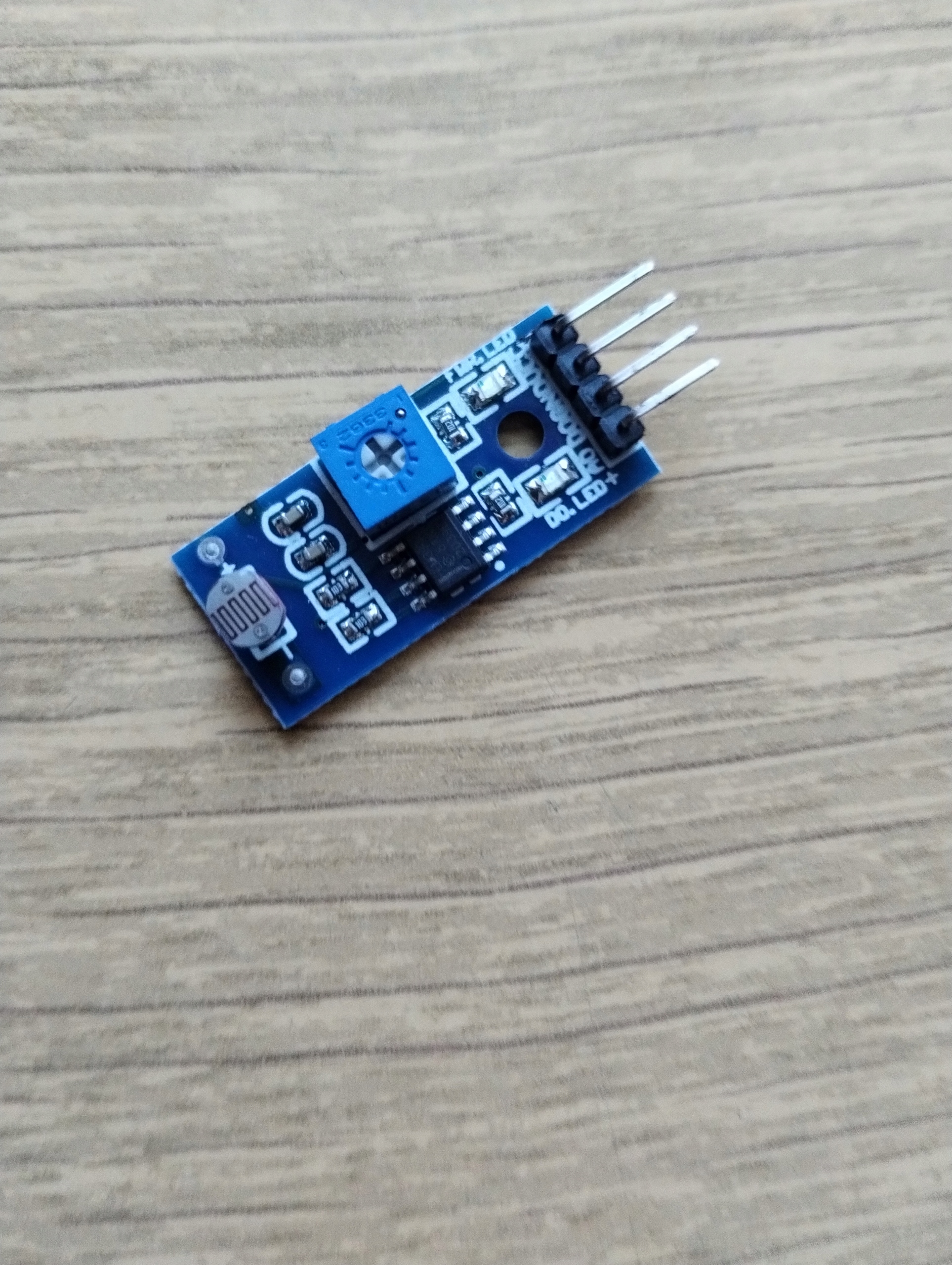 LM393 moduł czujnik światła fotorezystor 4pin 31mm x 14mm Kod producenta PSL3P