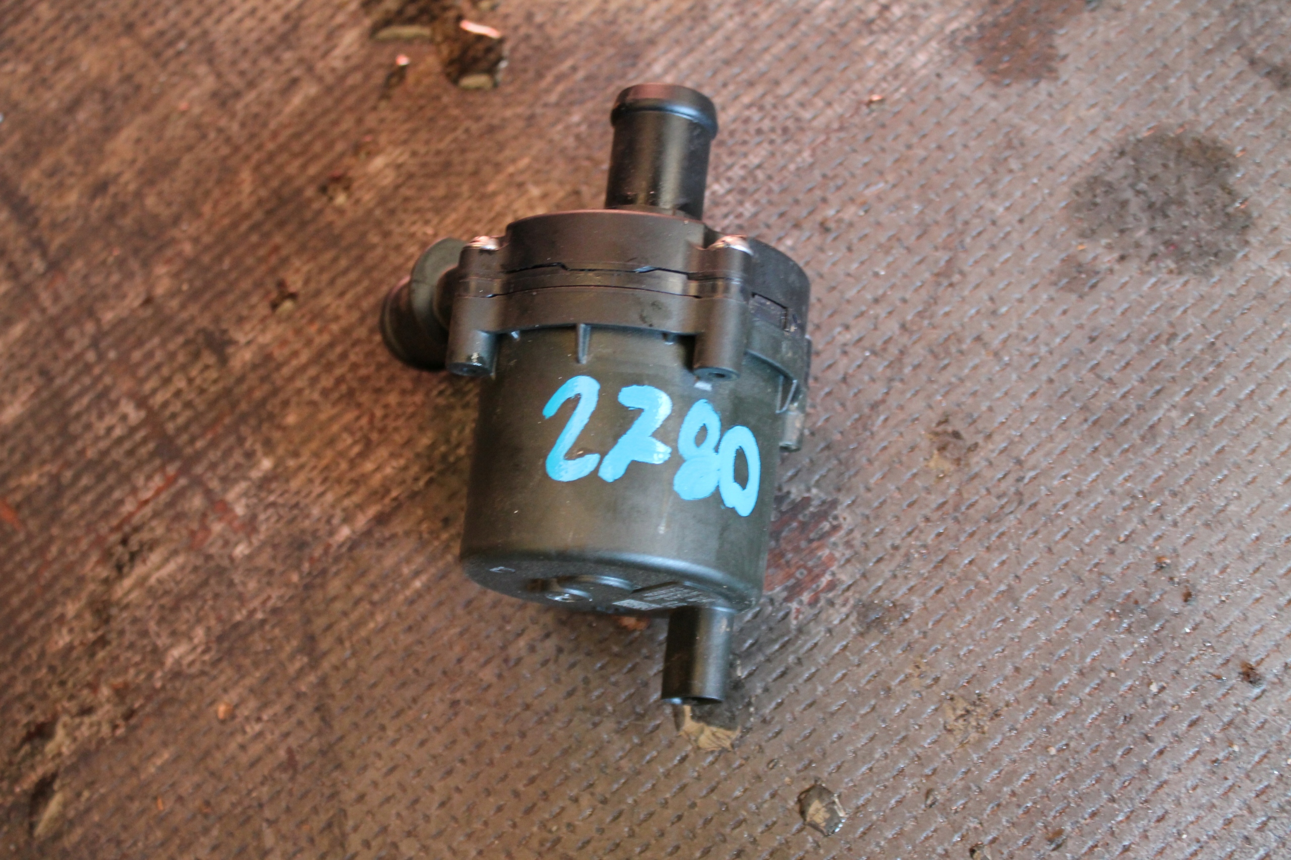 2780. water pump VW 3WA965567B