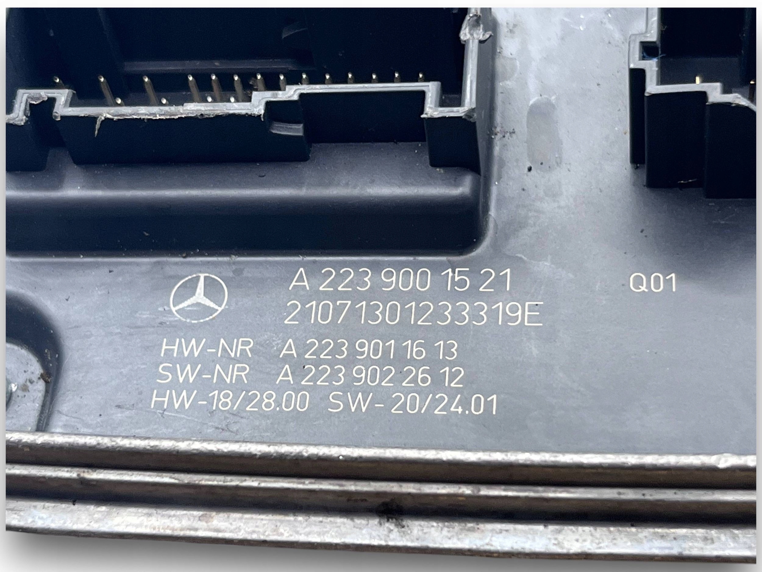 Mercedes C W206 206 control unit module LED Digital A2239001521 $J