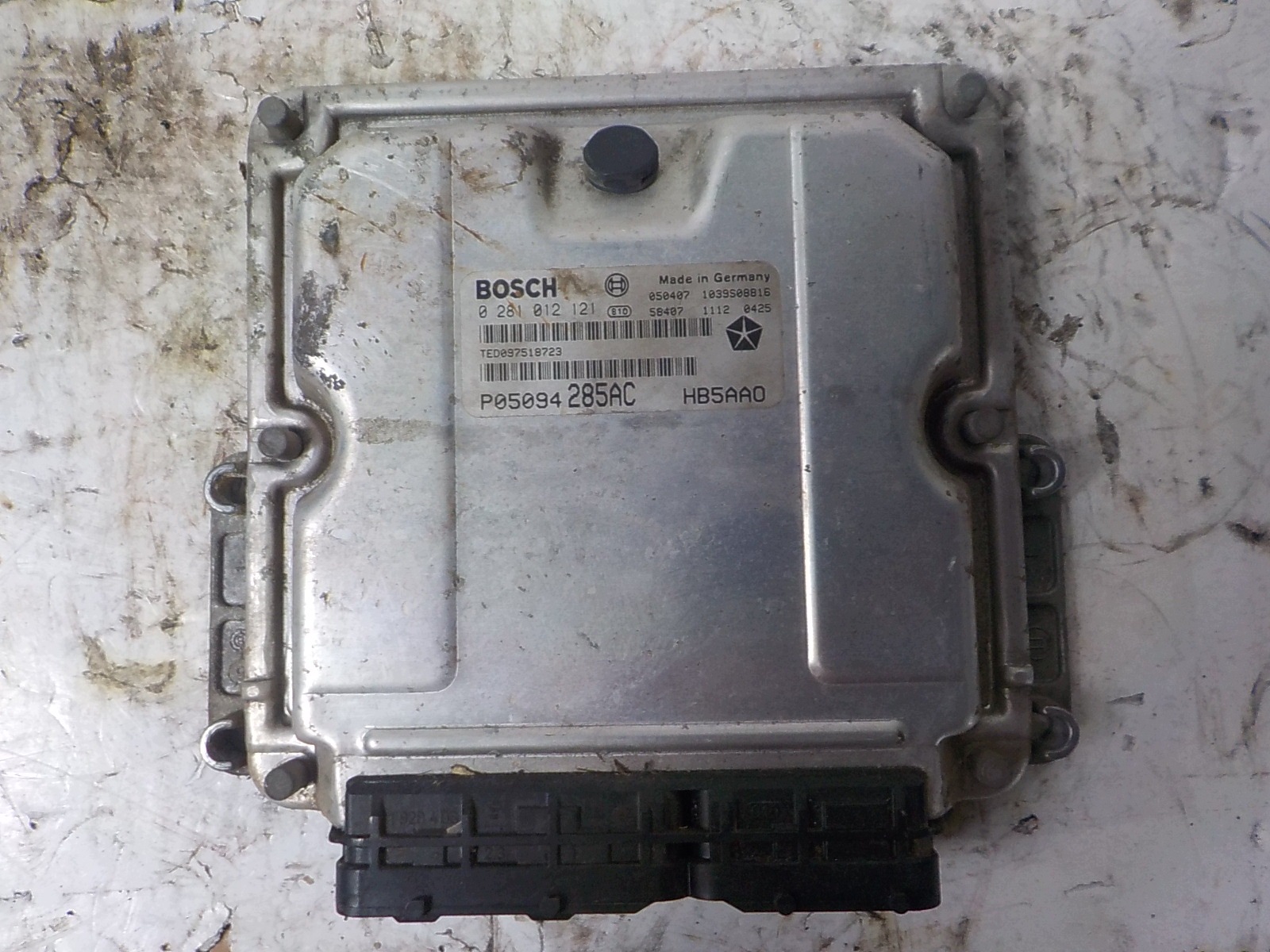 CHRYSLER VOYAGER IV computer control unit 0281012121 P05094285AC
