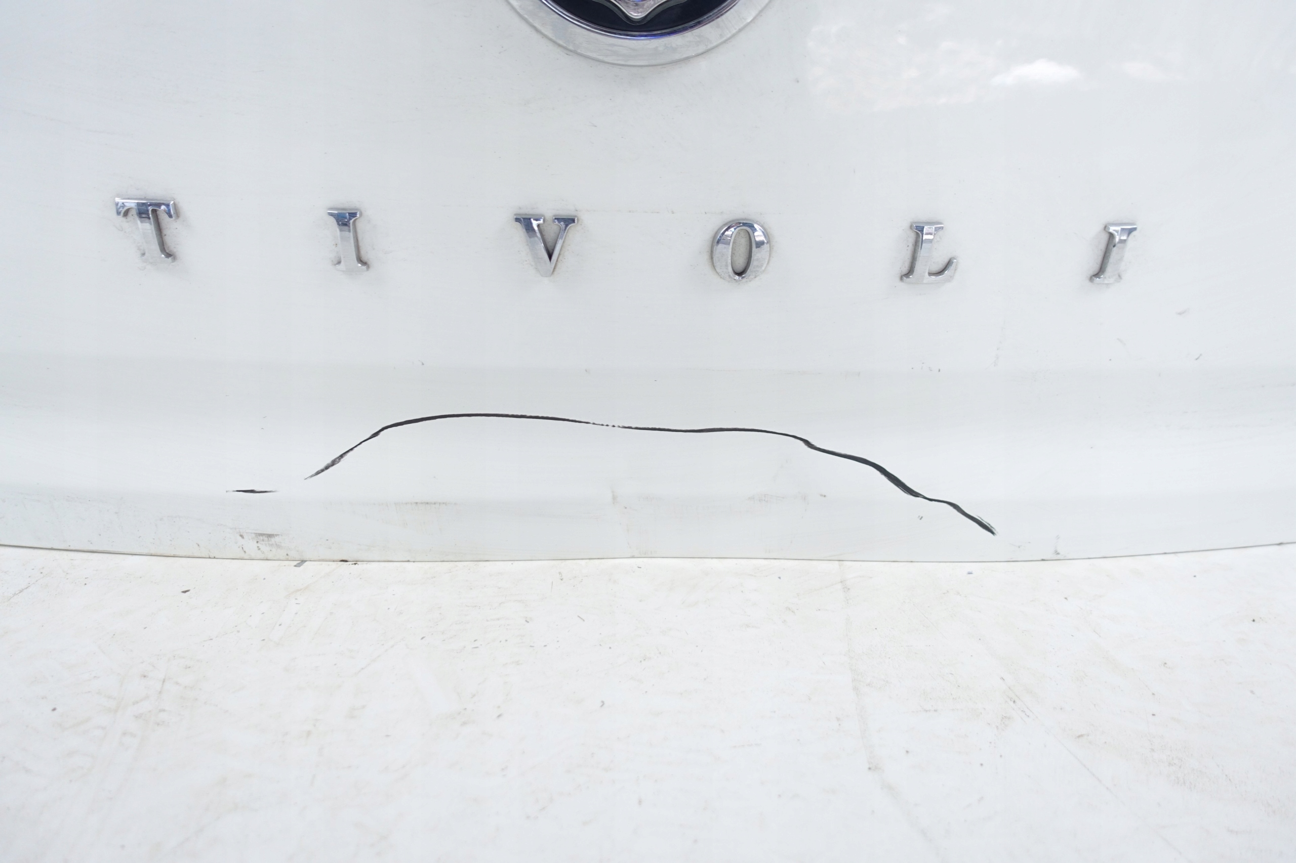SSANGYONG TIVOLI 2015- trunk door cover boot rear part