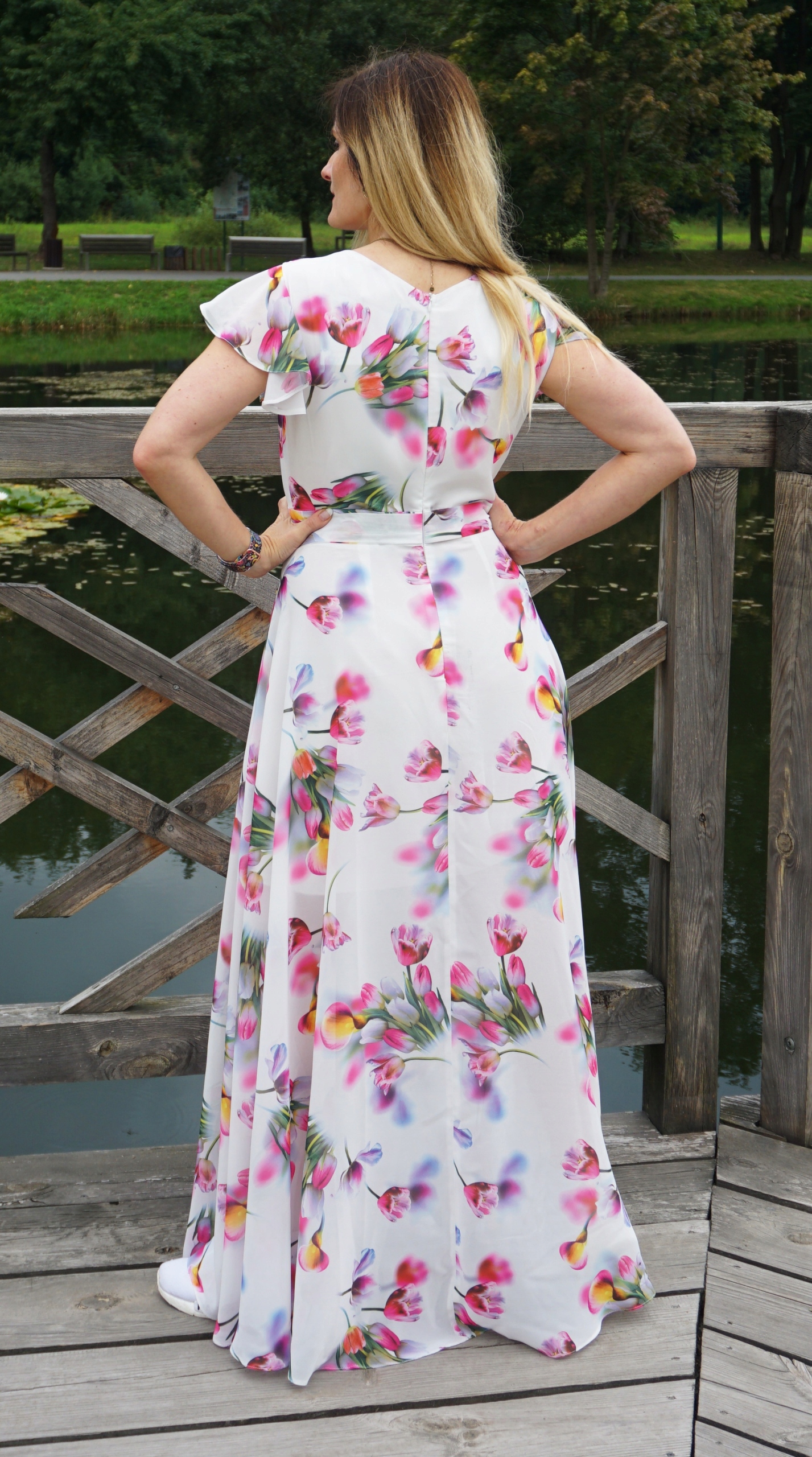 SUKIENKA DŁUGA ZWIEWNA TULIPANY SZEROKI DÓŁ r. 44 Długość maxi