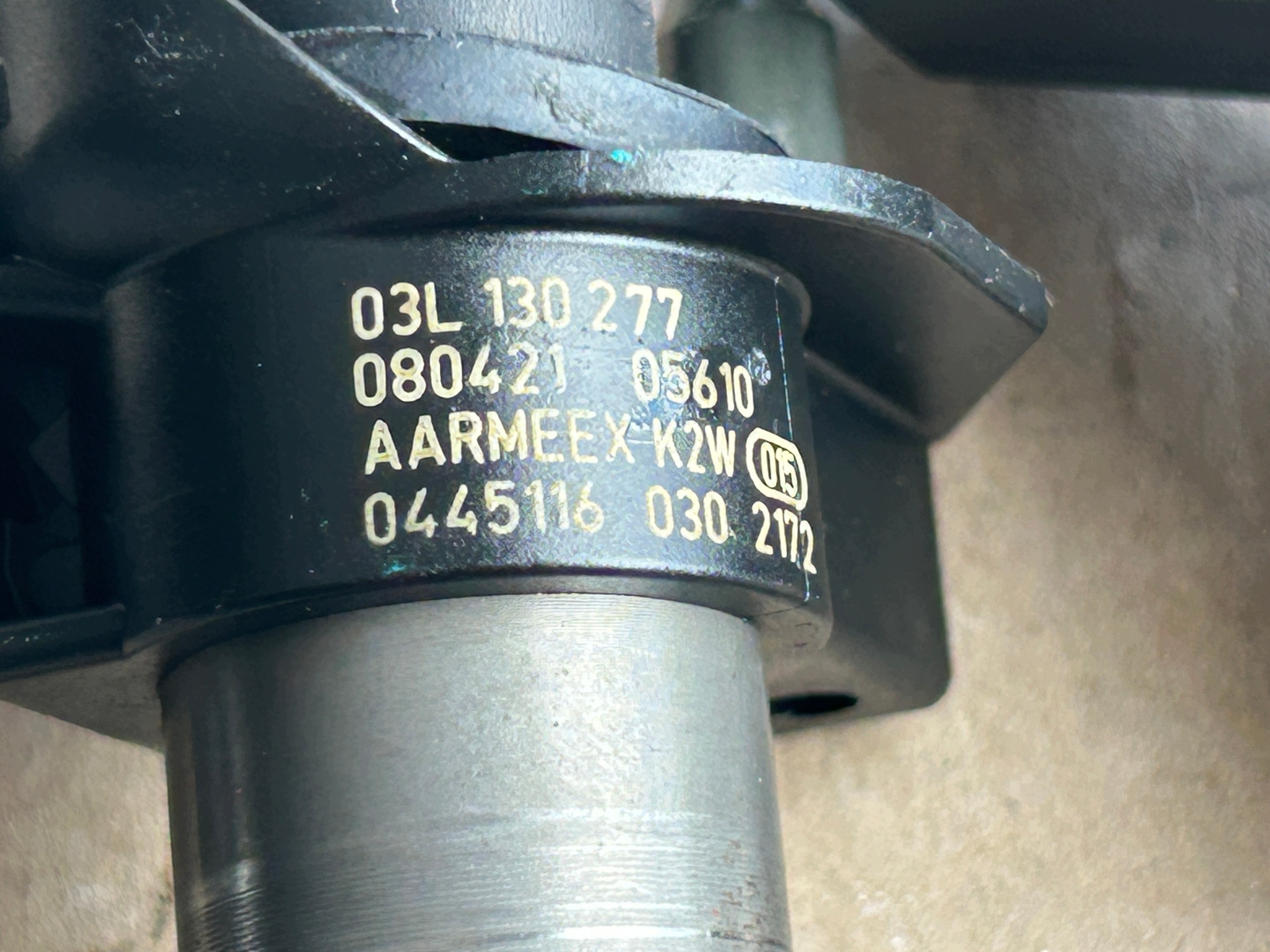 AUDI A4 B8 2,0 TDI Injecteurs 03L130277