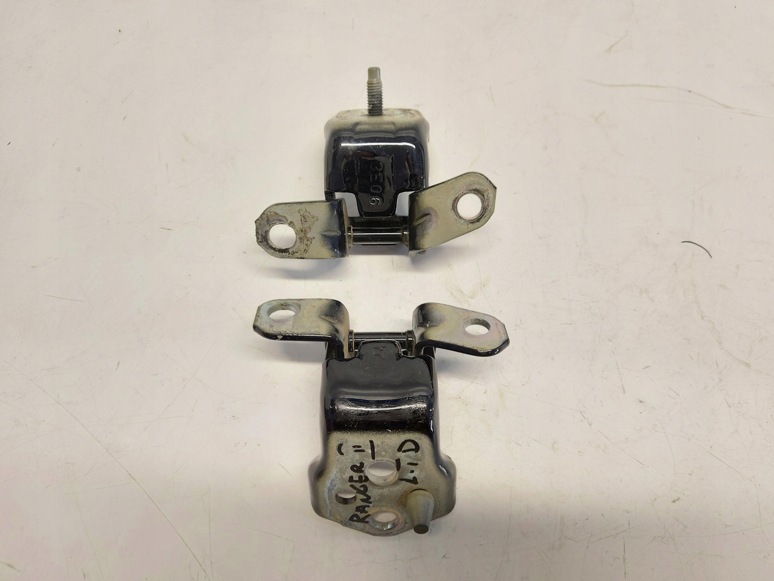 Ford Ranger VI 6 2023r hinge door left rear part upper lower kpl.