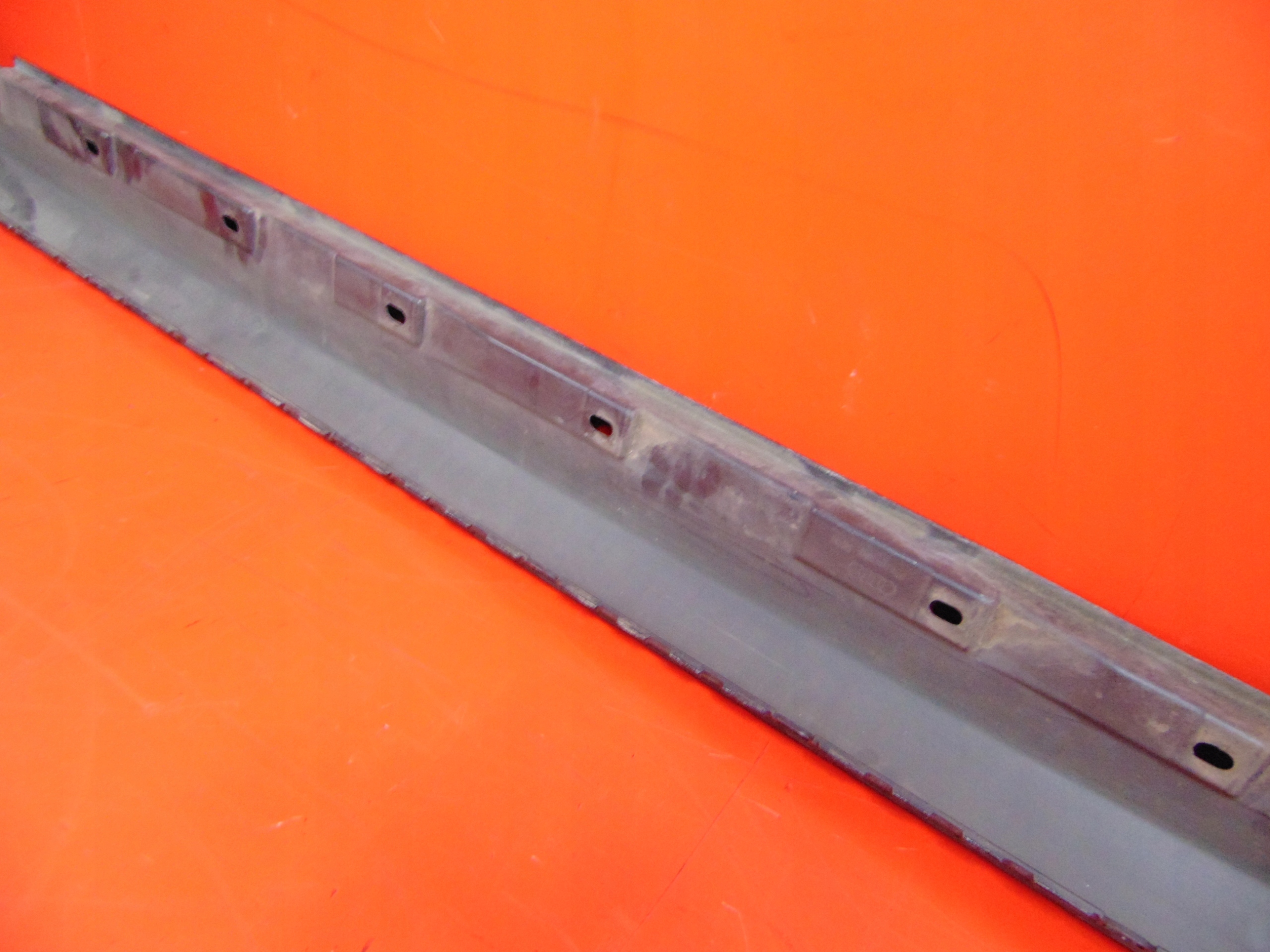 AUDI A4 B7 8E 8E2 04- sedan moulding cap threshold right LZ9Y
