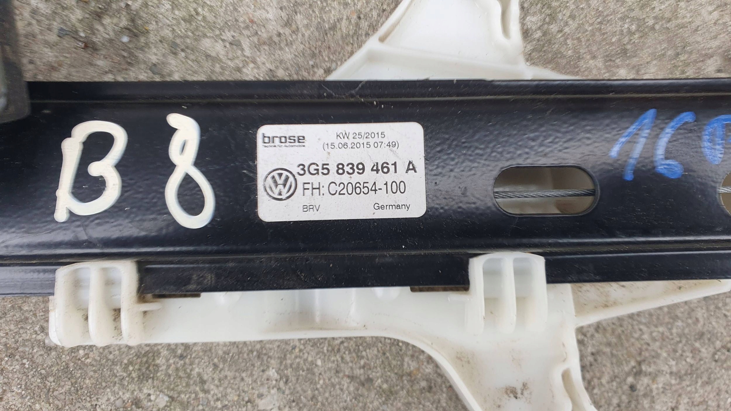 Volkswagen PASSAT B8 3G5 window regulator left rear part